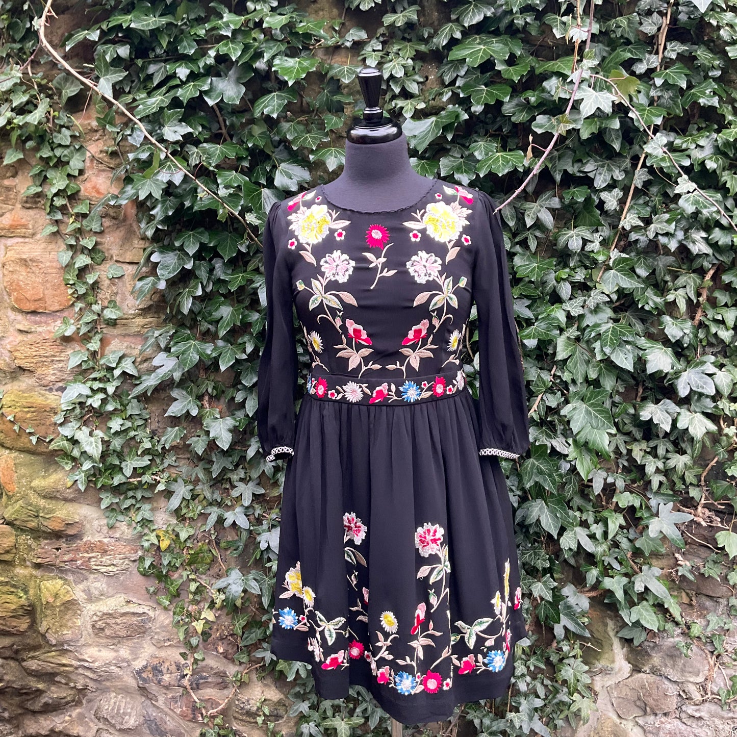 Vintage French Connection Bohemian floral Embroidered Rayon dress, size 10, wedding, summer holiday.