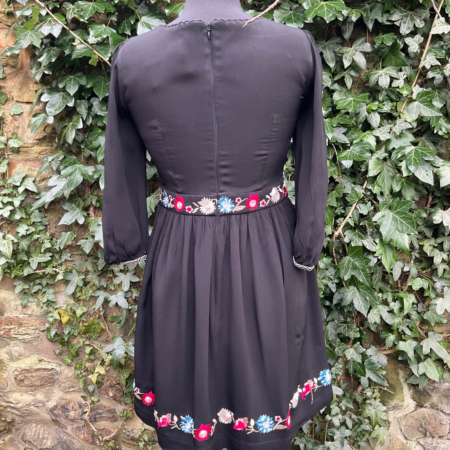 Vintage French Connection Bohemian floral Embroidered Rayon dress, size 10, wedding, summer holiday.