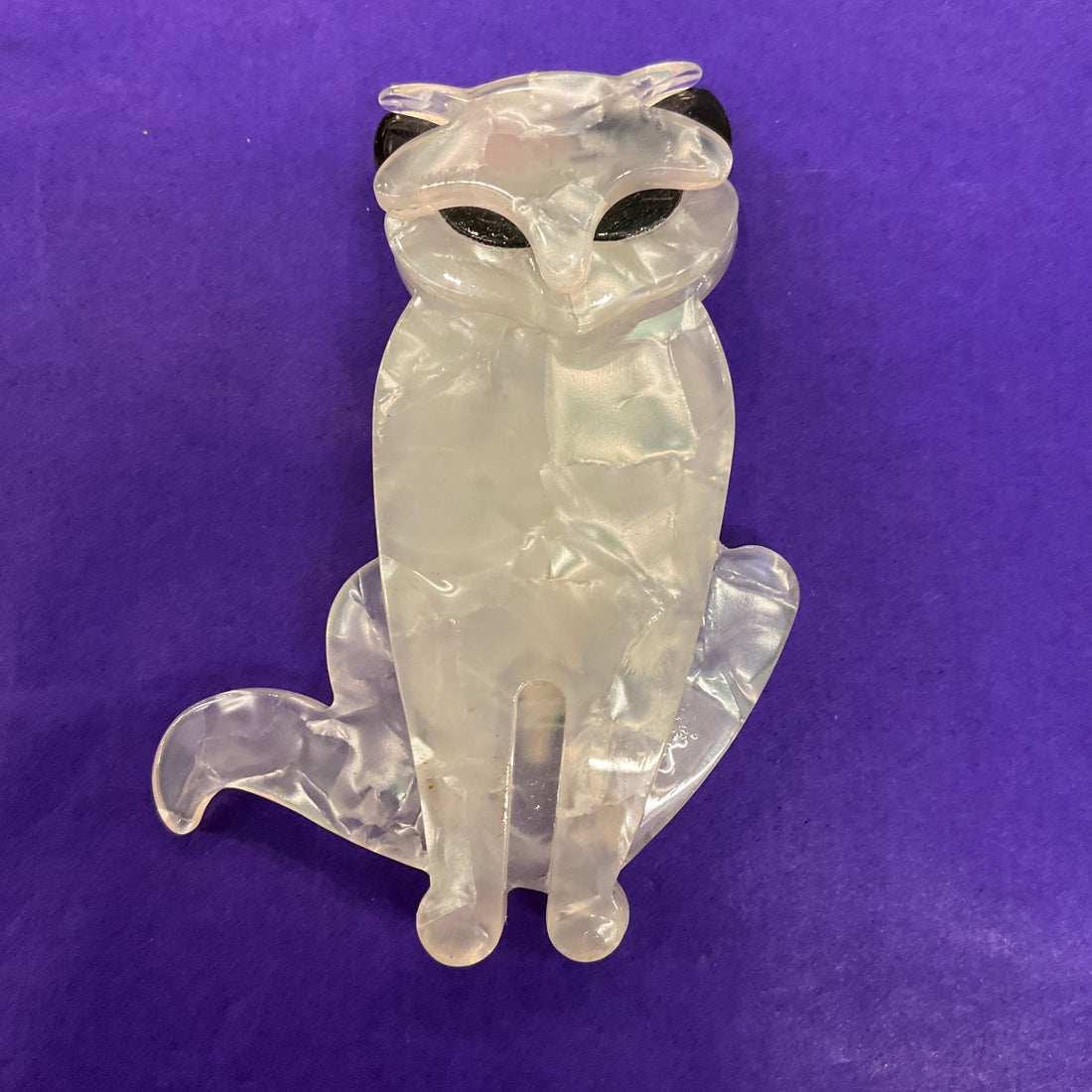 Old Gold, New Rules: Why Vintage Brooches Are Fashions’ Next Big Thing