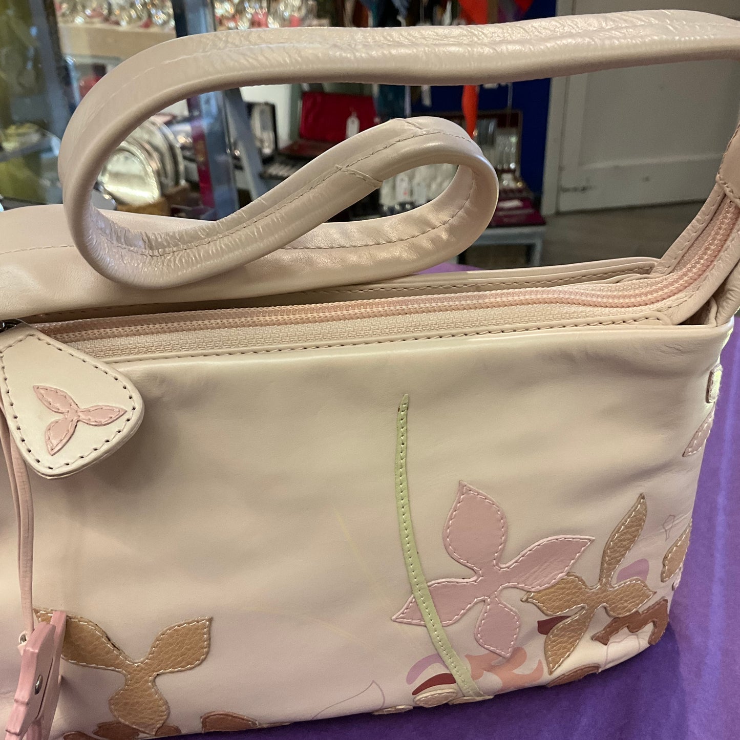 Vintage, Rarely used RADLEY pale pink Leather Floral Applique Small Shoulder Bag