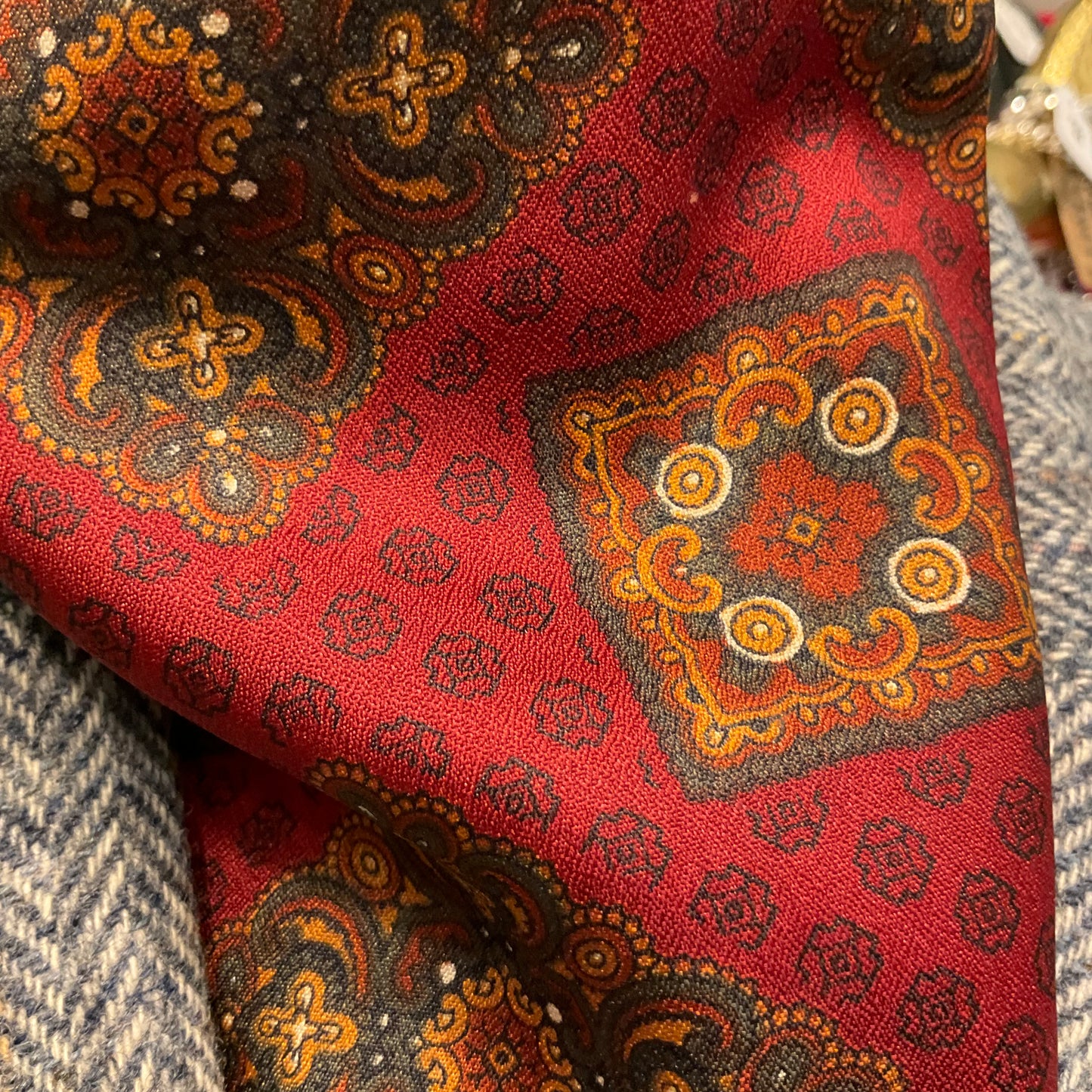 Vintage gents OG CHOKEE Tricel Red Geometric Paisley cravat, autumnal shades, gifts for him.