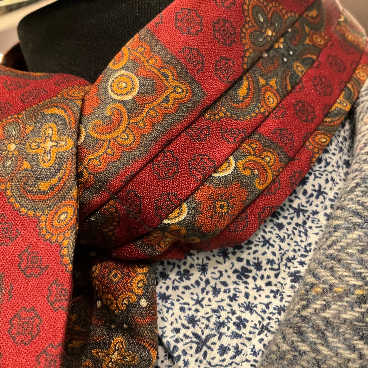 Vintage gents OG CHOKEE Tricel Red Geometric Paisley cravat, autumnal shades, gifts for him.