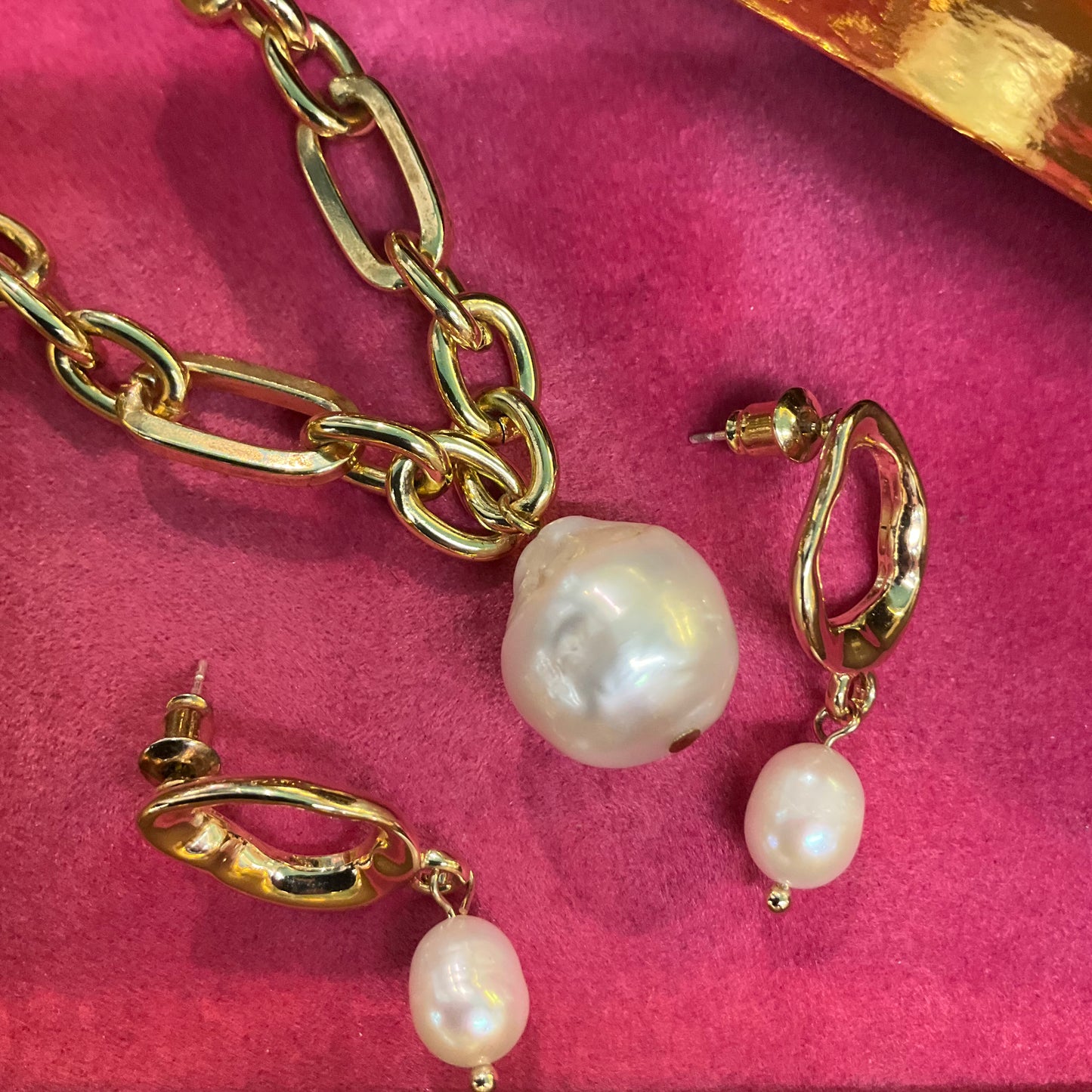 Vintage Butler and Wilson Gold Tone Baroque Pearl Necklace and Fresh Water Pearl Drop Earring Set, as new in original box, wedding