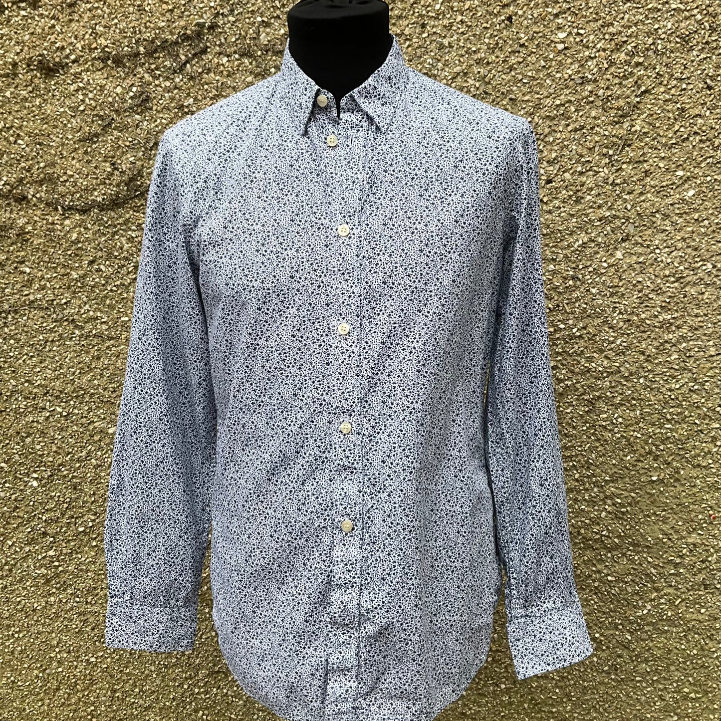 Vintage Gents FRENCH CONNECTION Blue and White floral cotton shirt, S- 36/38 chest