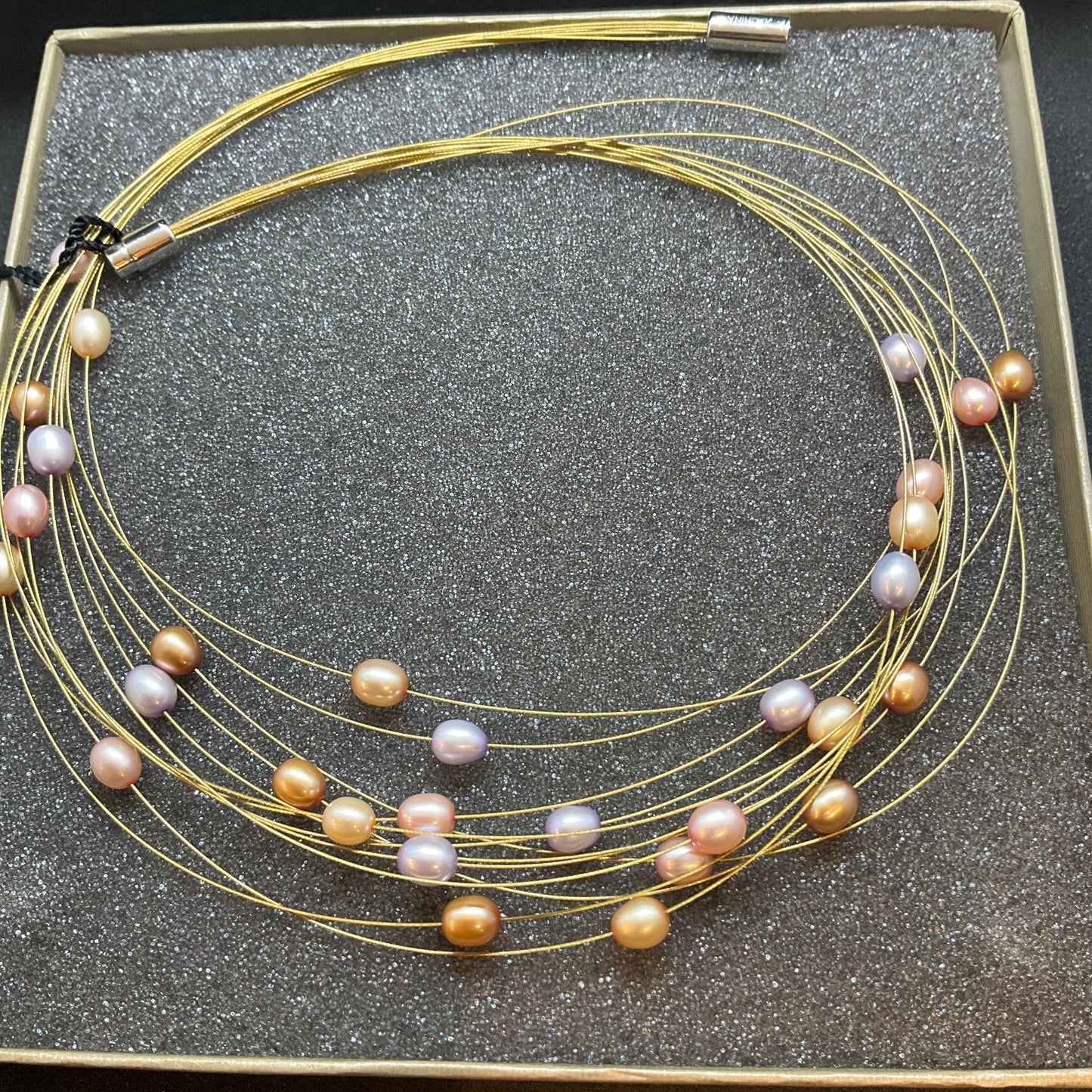 Vintage unused Honora F.W pearl wire necklace in original box with tags