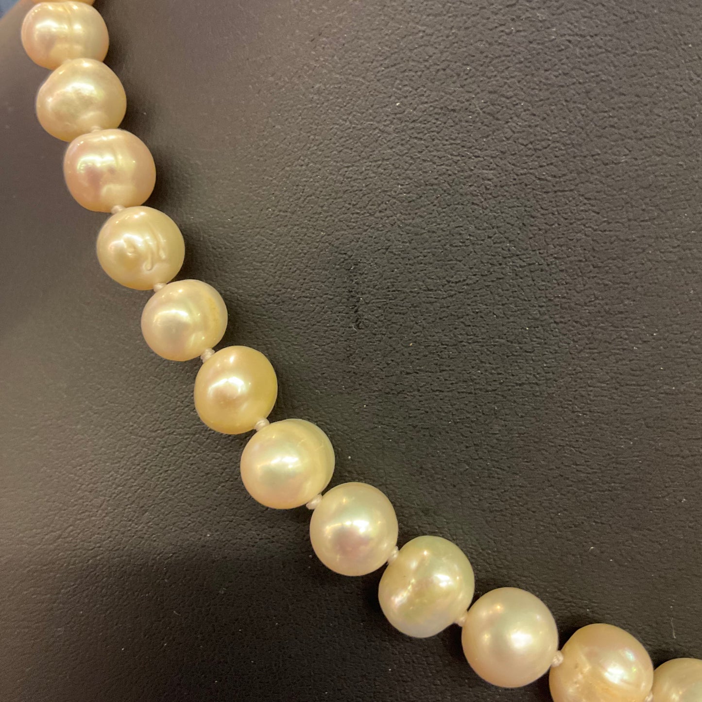 Vintage Fresh water pearl beaded necklace with silver clasp