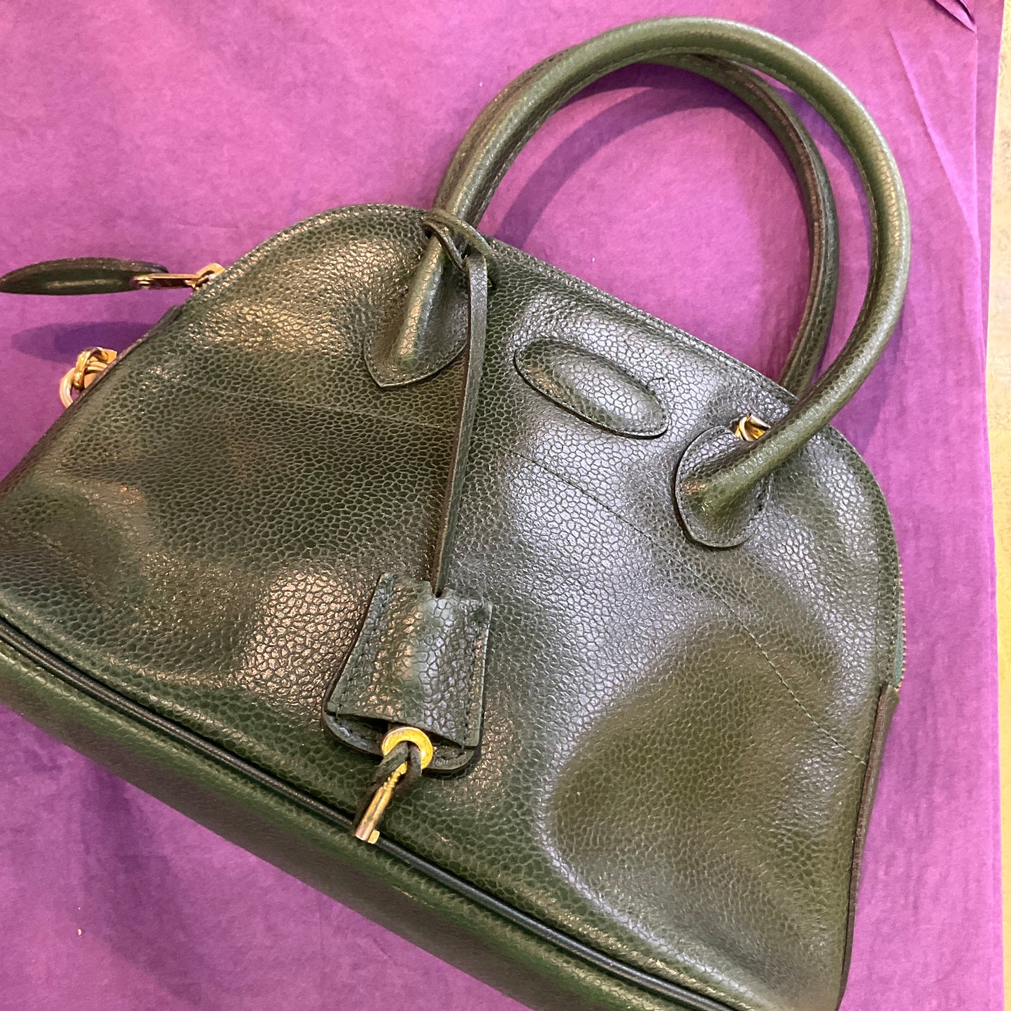 Vintage 1960s Retro Green Leather handbag, lock and key, vintage gift