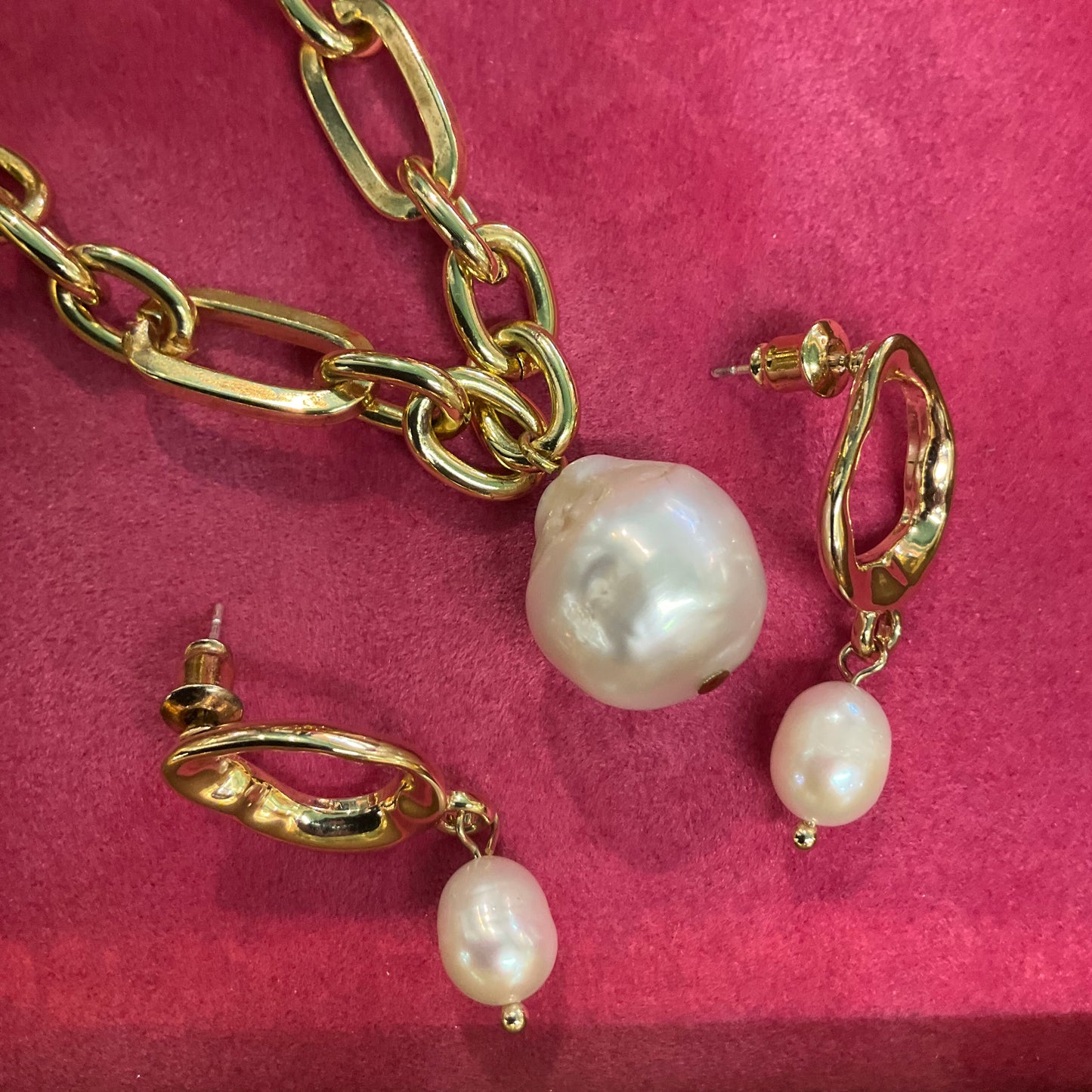 Vintage Butler and Wilson Gold Tone Baroque Pearl Necklace and Fresh Water Pearl Drop Earring Set, as new in original box, wedding