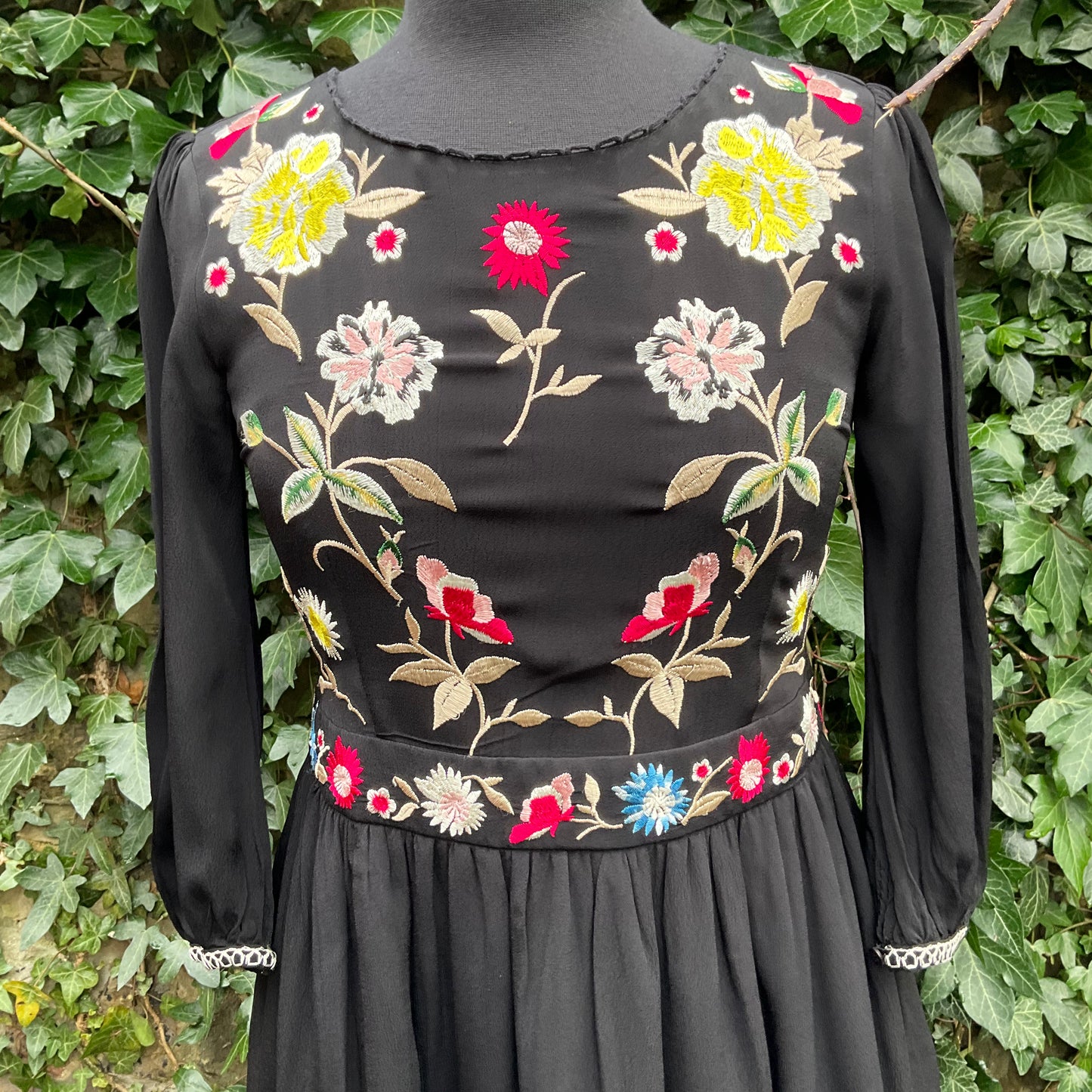 Vintage French Connection Bohemian floral Embroidered Rayon dress, size 10, wedding, summer holiday.