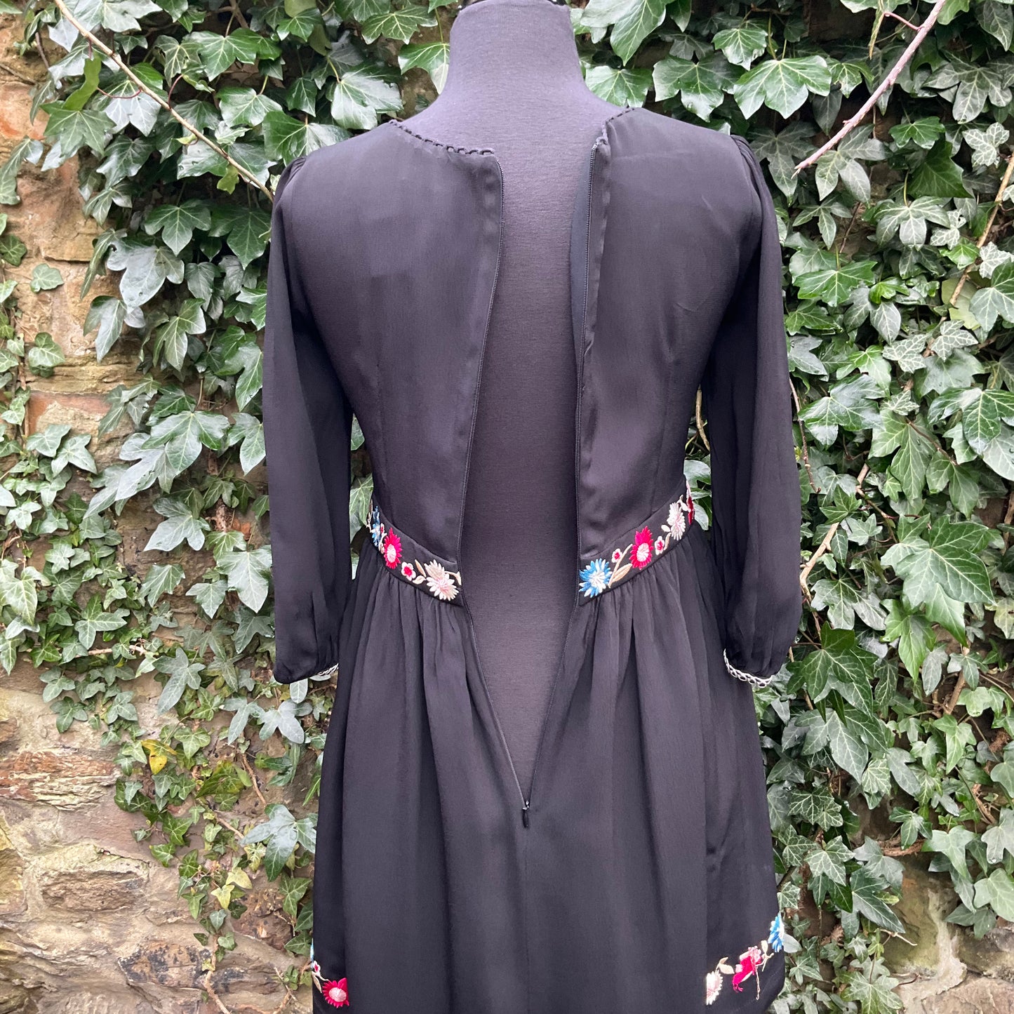 Vintage French Connection Bohemian floral Embroidered Rayon dress, size 10, wedding, summer holiday.