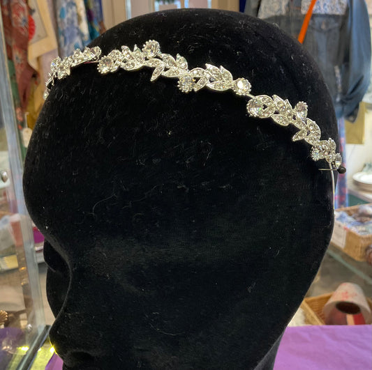 Vintage style Rosie Fox silver tone crystal vintage flower hairband, wedding, bridal, prom, new with tags.