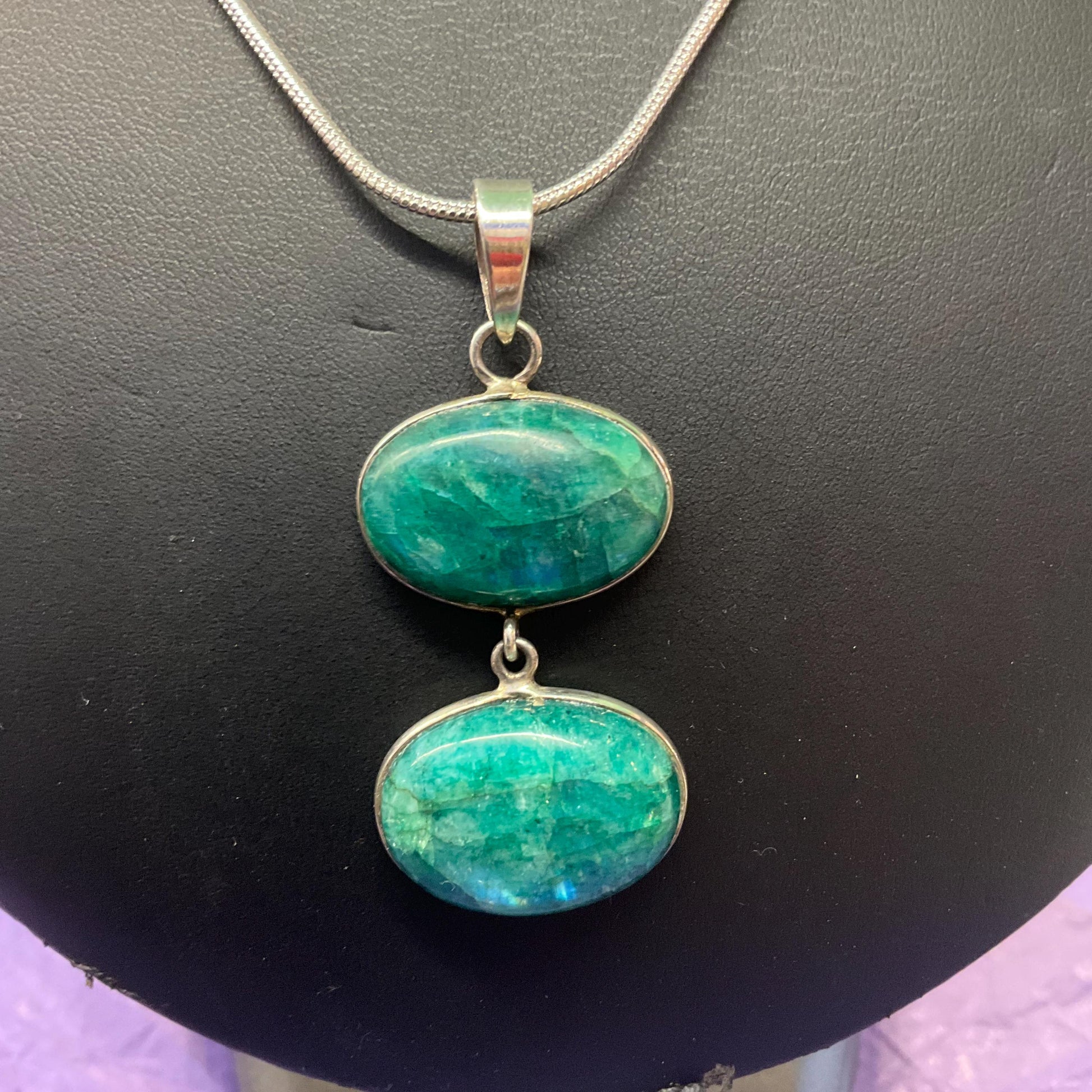 Vintage large Laboradite Gemstone and Silver Pendant Necklace, Artisan Made, 925 silver on new 925 silver chain, Sustainable Gift