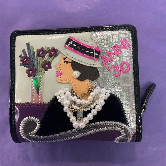 Vintage Italian Patent Leather Embellished Lady with pearls Purse by Braccialini of Florence, unused in original box