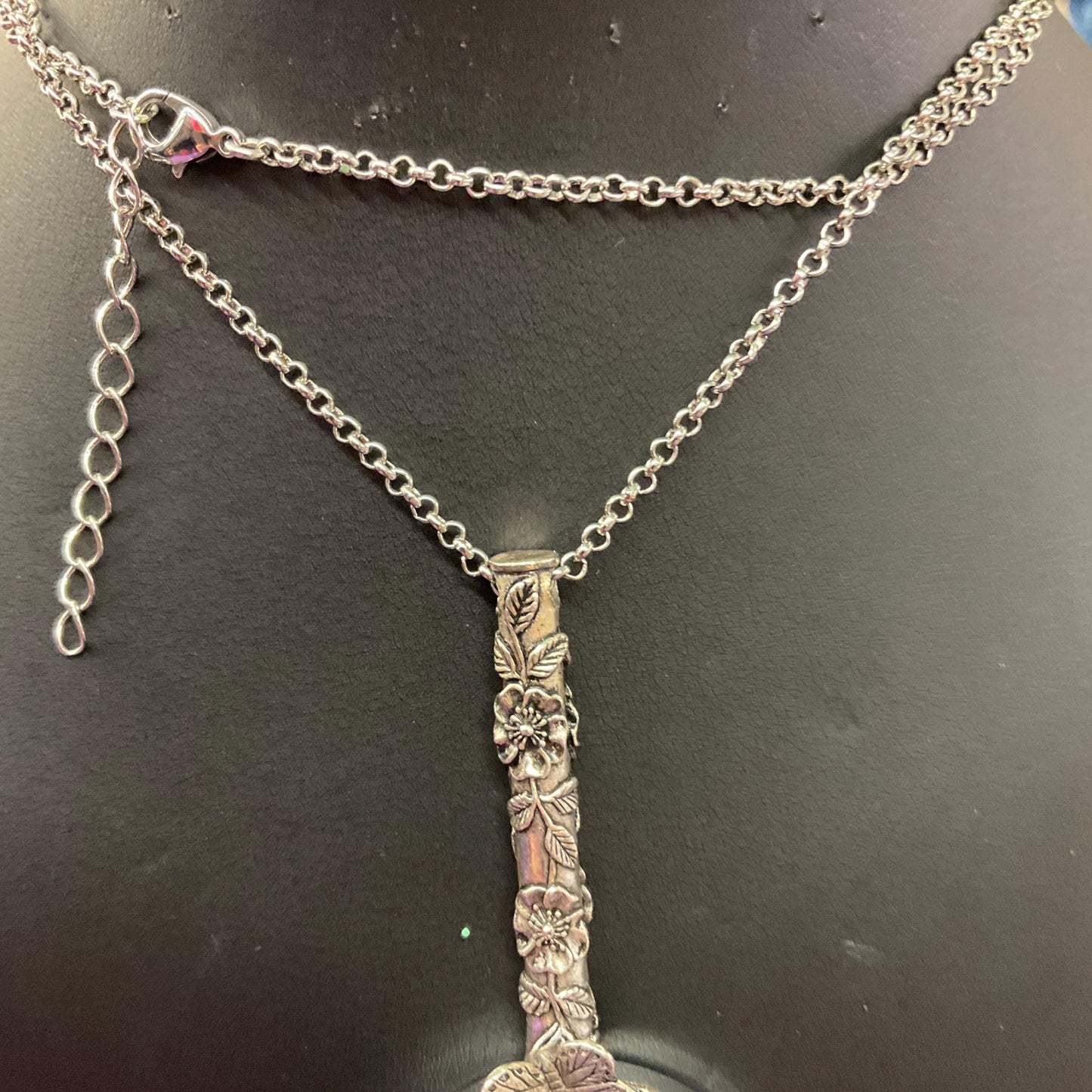 Vintage Butterfly Magnifying Glass Pendant, Silver tone onto Silver Plated long chain