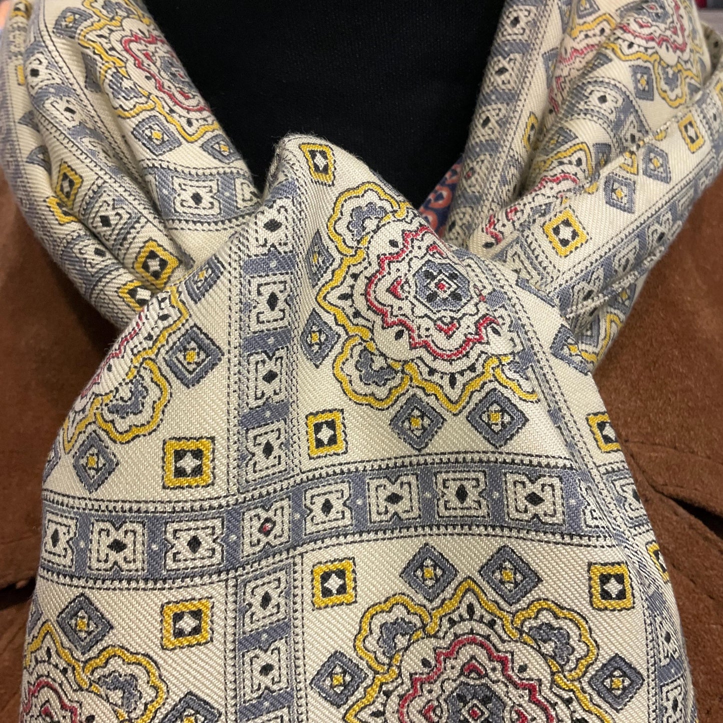 Vintage Mid Century Tootal Fine wool gents fringed scarf, Geometric Paisley print in red and greys onto cream background