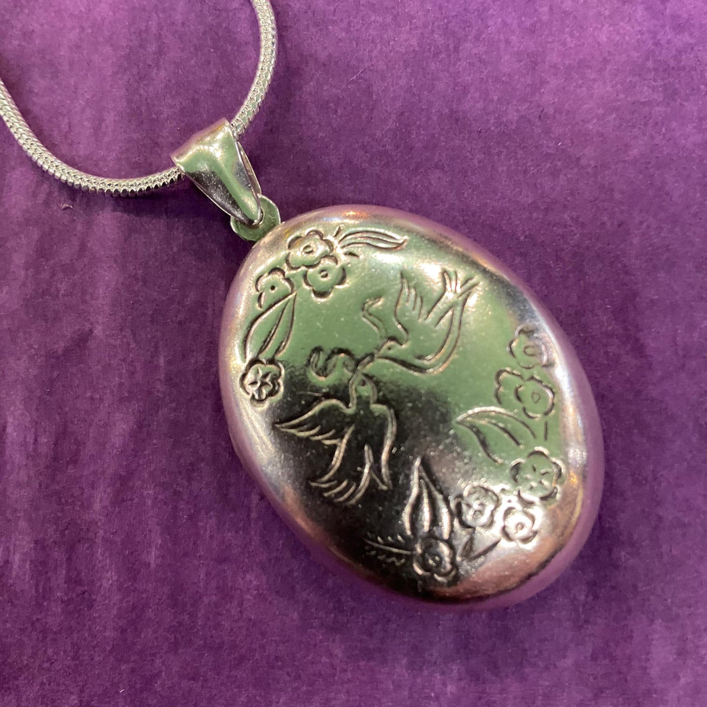 Vintage Silver Lovebirds Locket with ‘How do I Love thee…’ Engraved Poem, silver snake Chain , Wedding gift