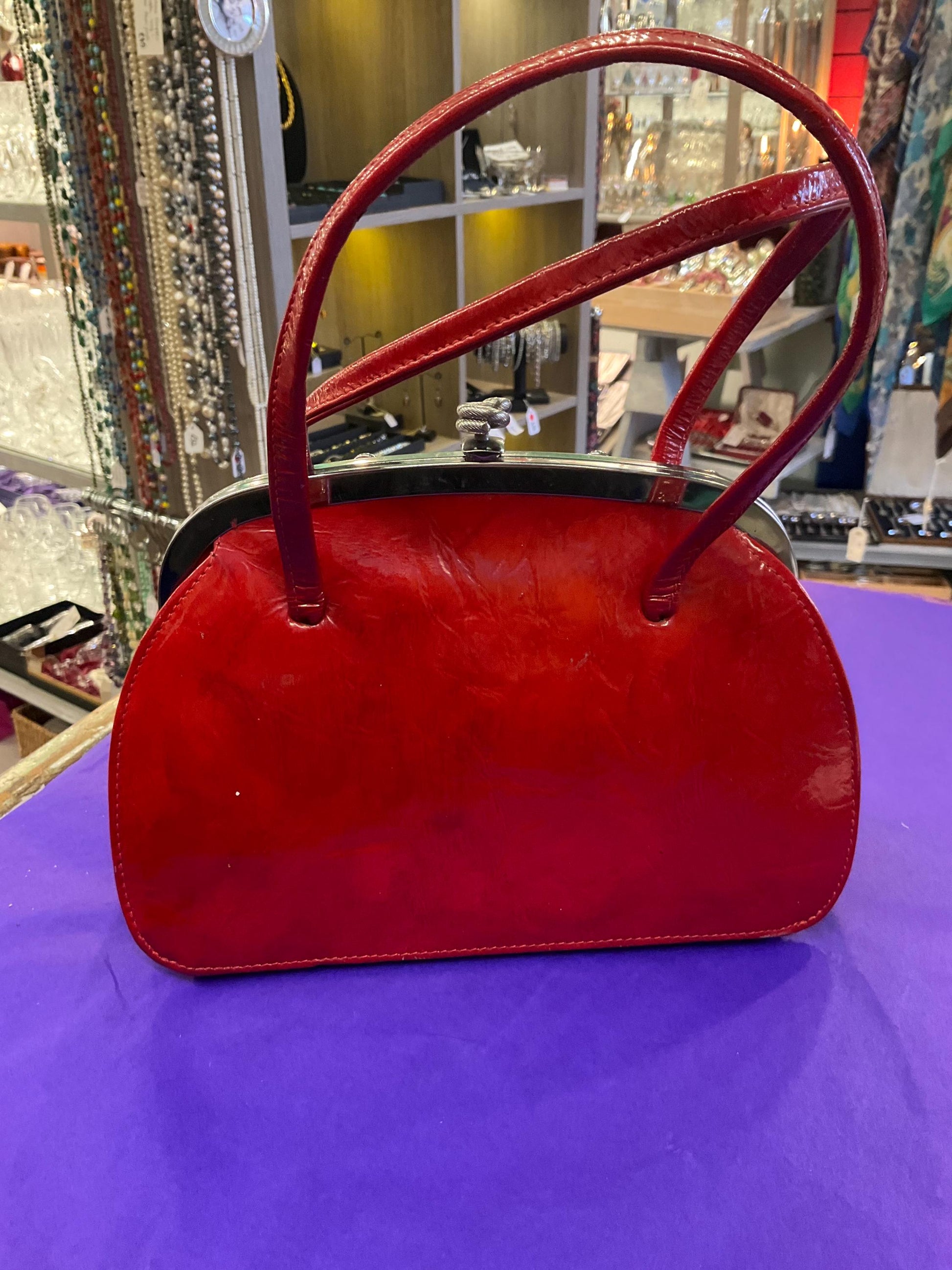 vintage 1960s/70s ACKERY red patent leather handbag.