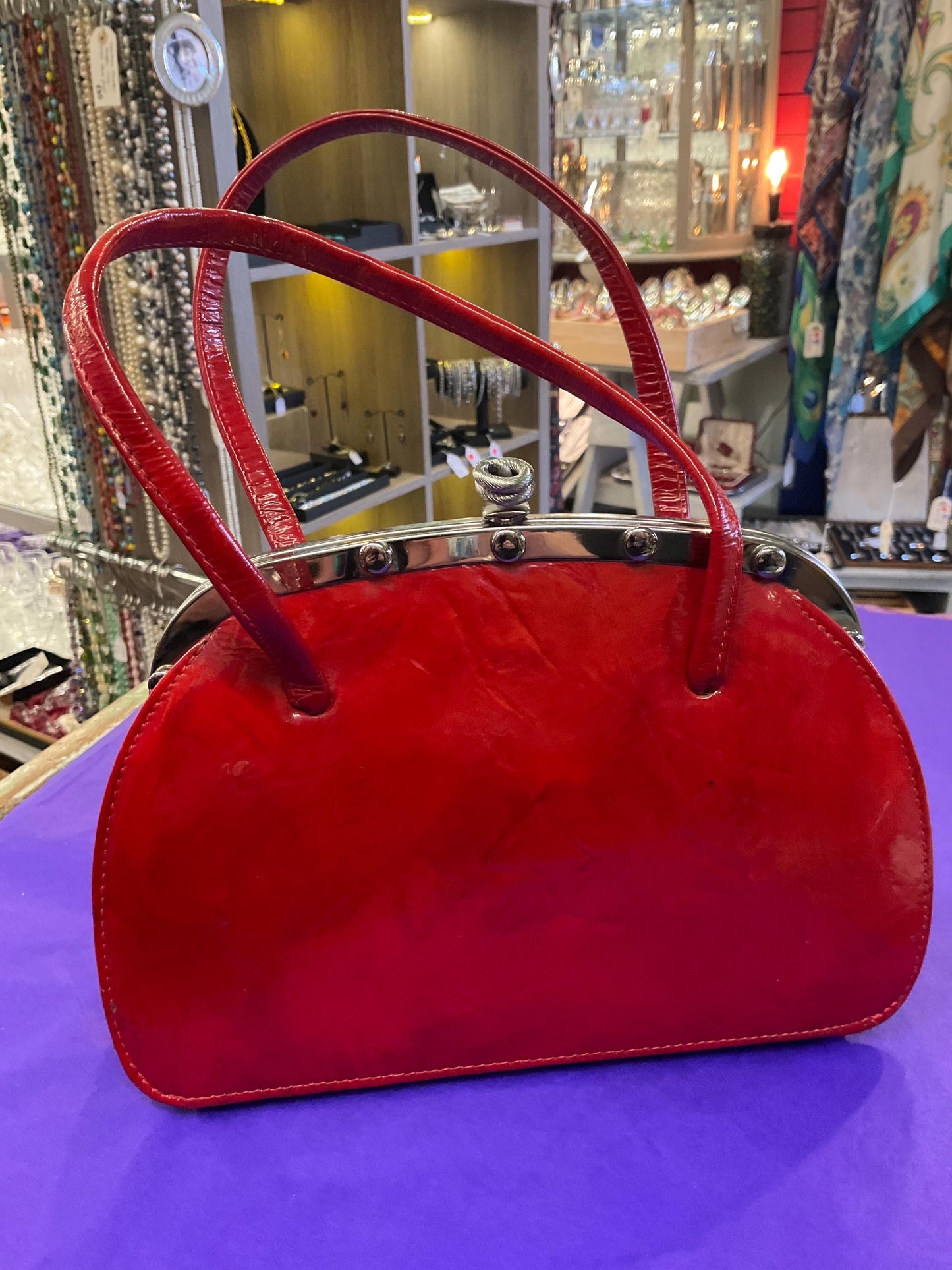 vintage 1960s/70s ACKERY red patent leather handbag.
