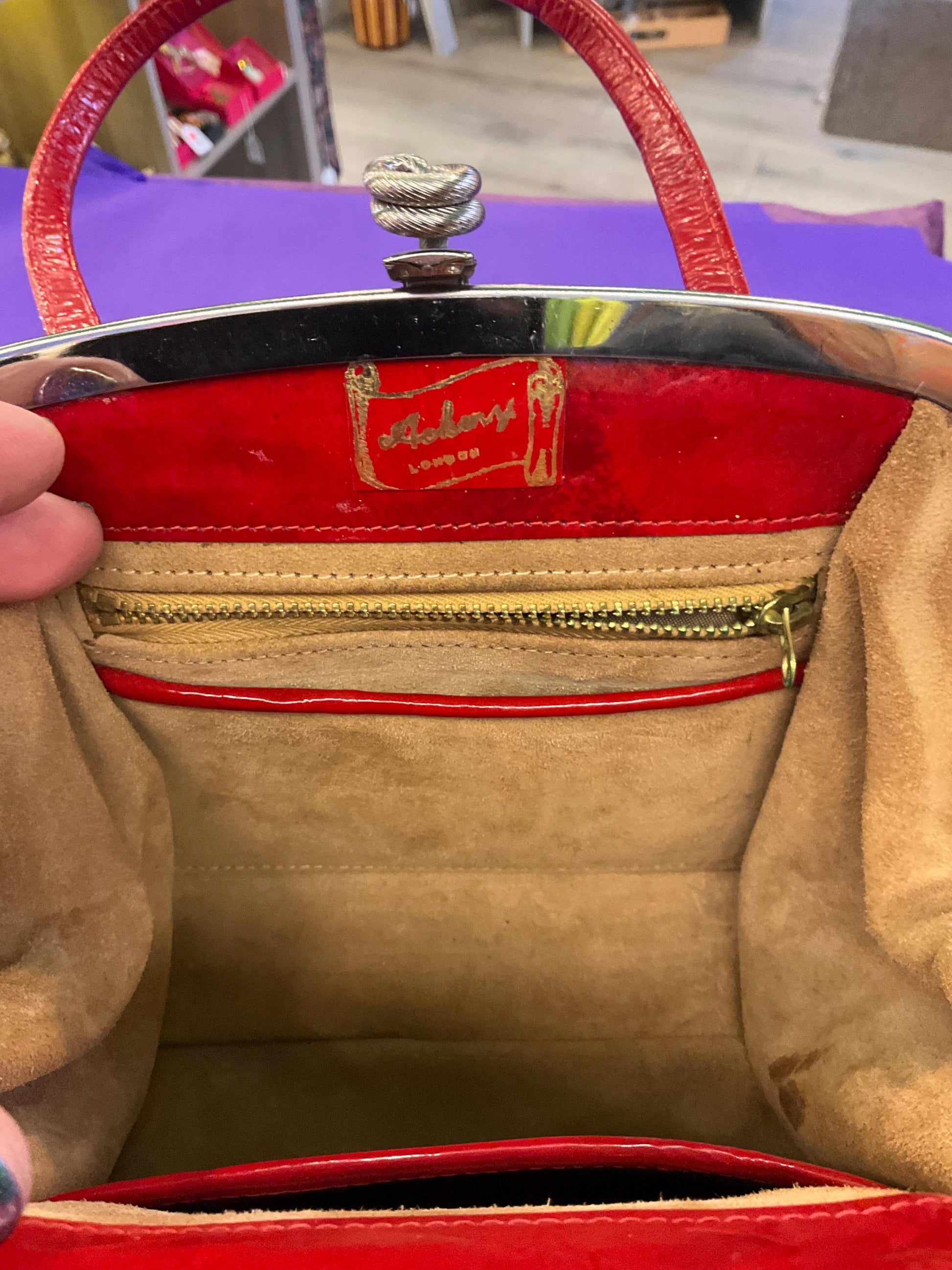 vintage 1960s/70s ACKERY red patent leather handbag.