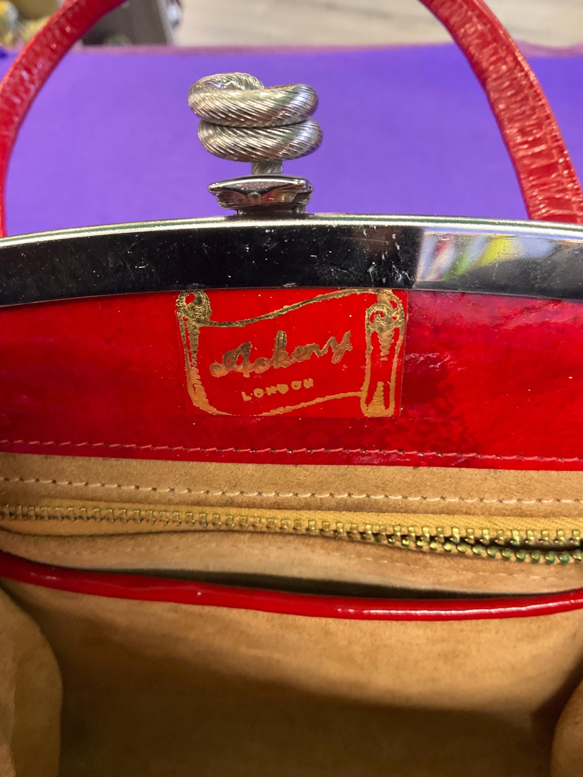 vintage 1960s/70s ACKERY red patent leather handbag.