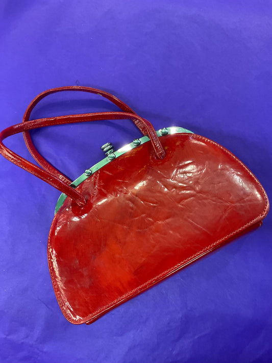 vintage 1960s/70s ACKERY red patent leather handbag.