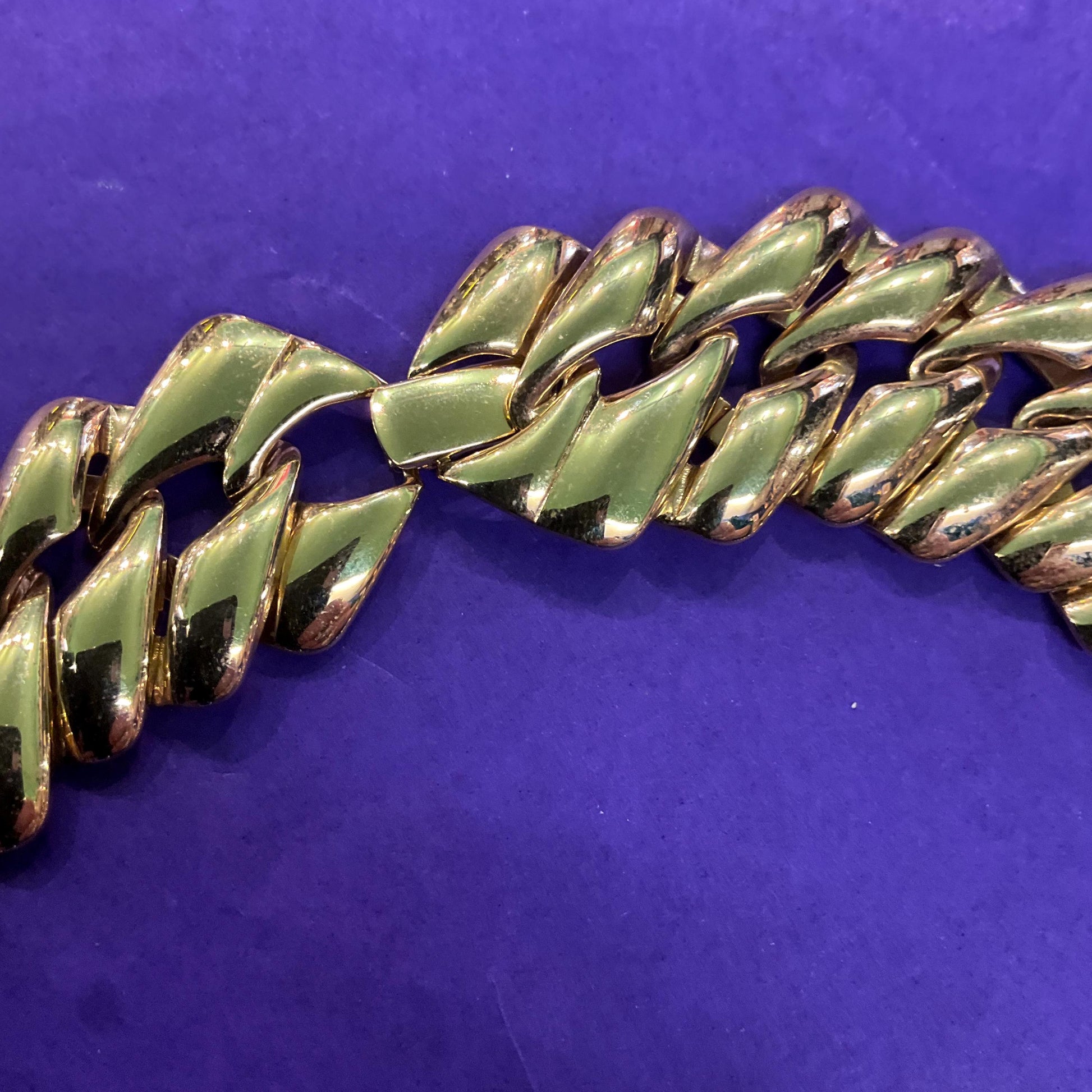 Vintage 1980s MONET Statement Gold Tone Chunky Miami Cuban Link Chain Necklace