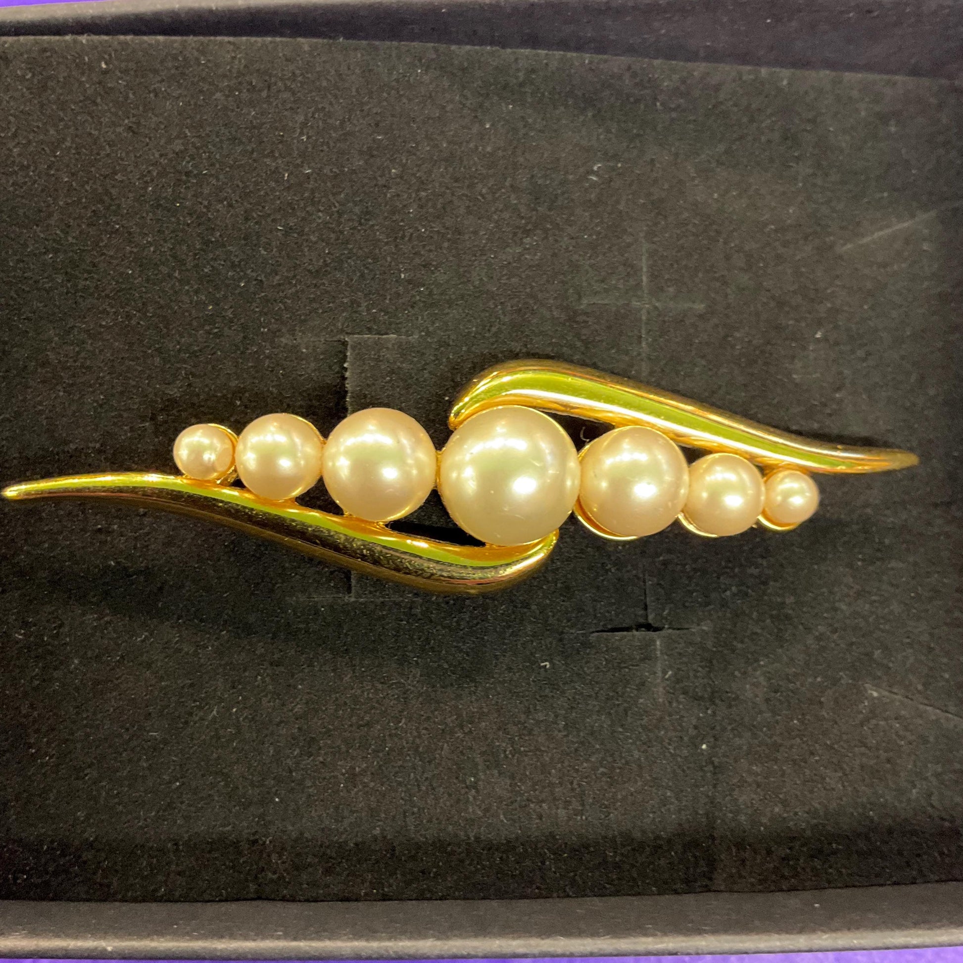 Vintage 1970s/80s MONET Gold Tone Faux Pearl Stayement Brooch - Sustainable Fashion Gift