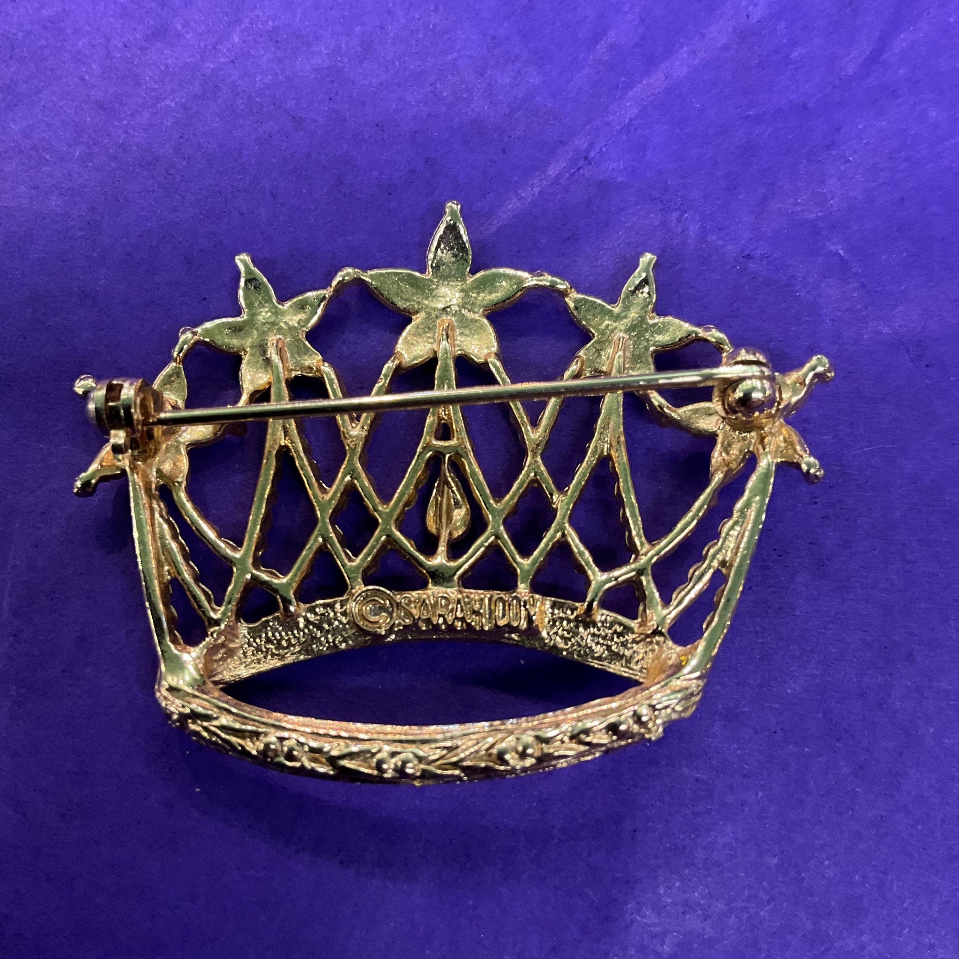 Vintage 1980s Sarah Coventry Gold Tone Filigree Crown Brooch - Sustainable Fashion Gift