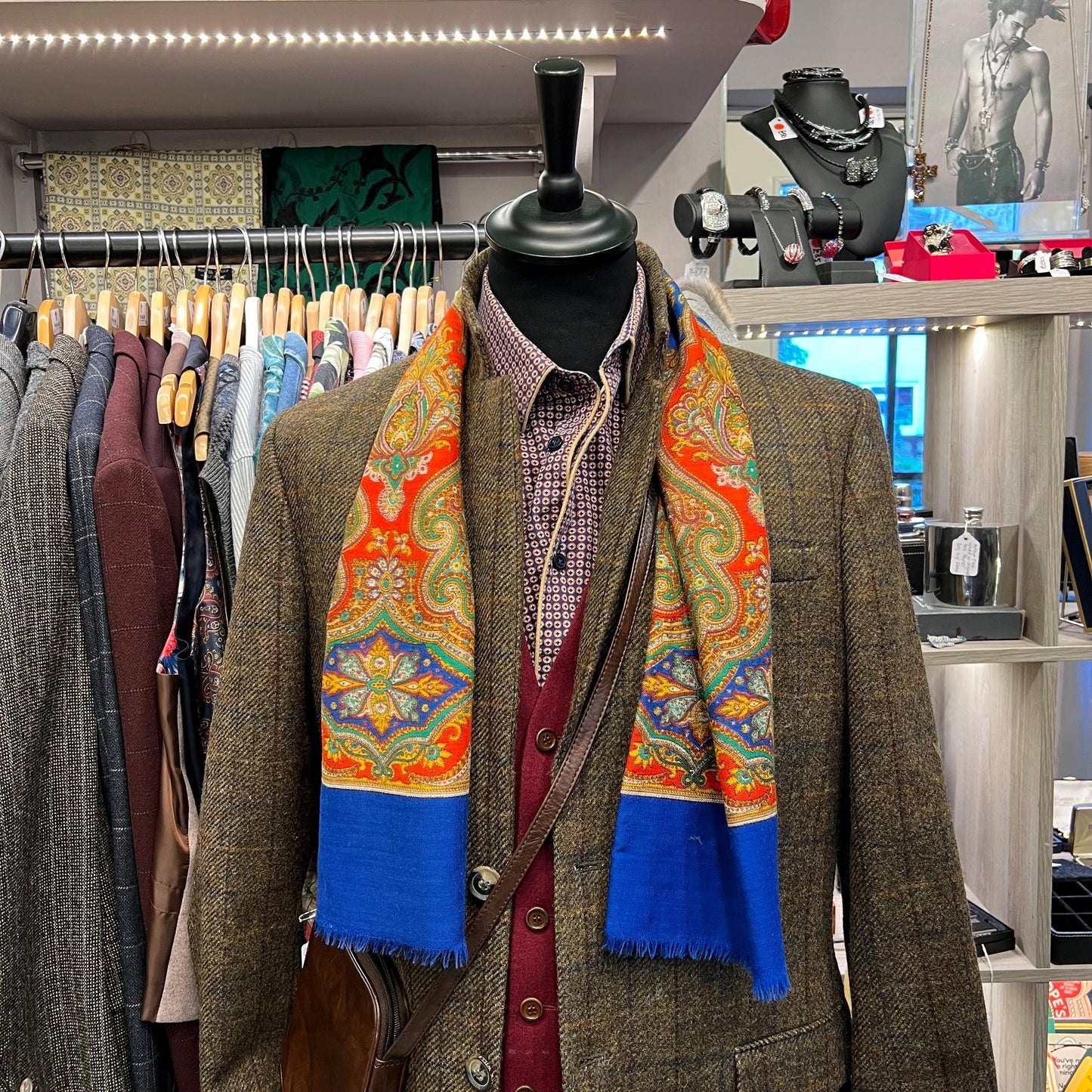 Vintage Gents 1960s Fine Pure Wool Double Sided Paisley Print Fringed Scarf - Sustainable Fashion and Gift