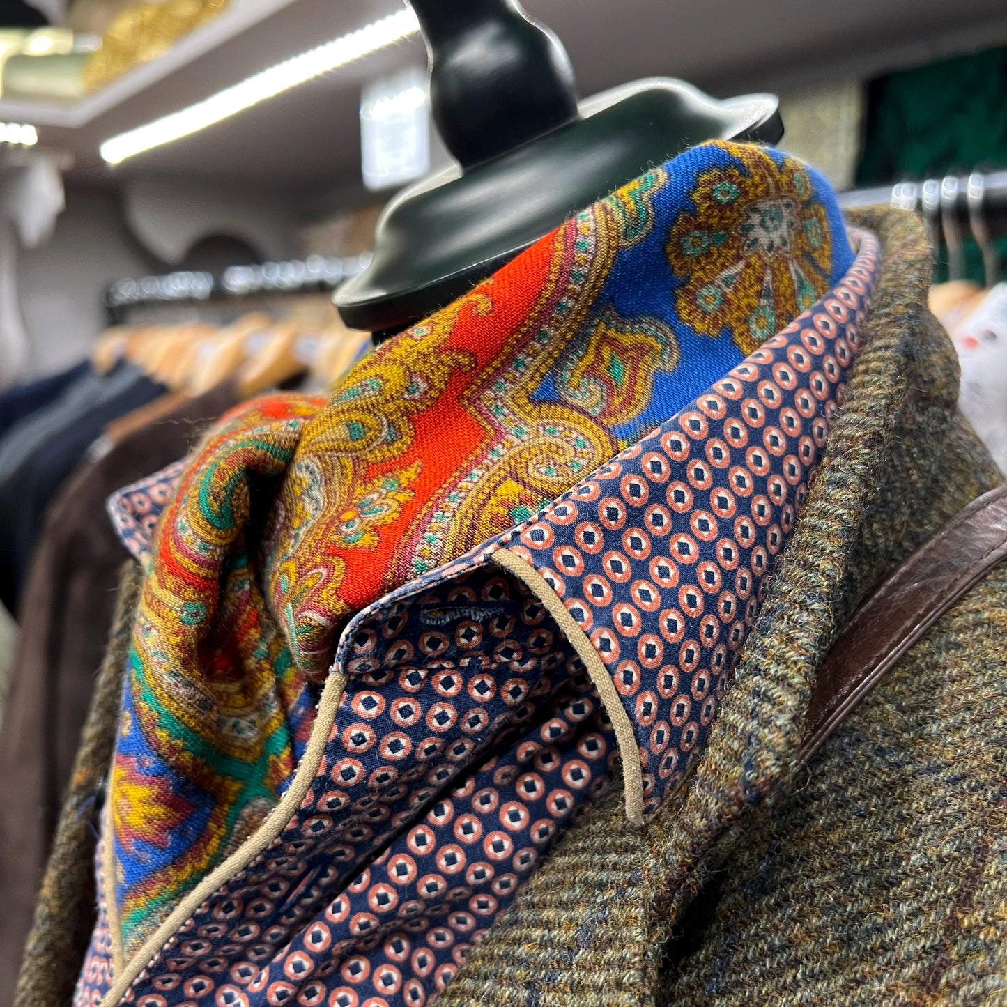 Vintage Gents 1960s Fine Pure Wool Double Sided Paisley Print Fringed Scarf - Sustainable Fashion and Gift