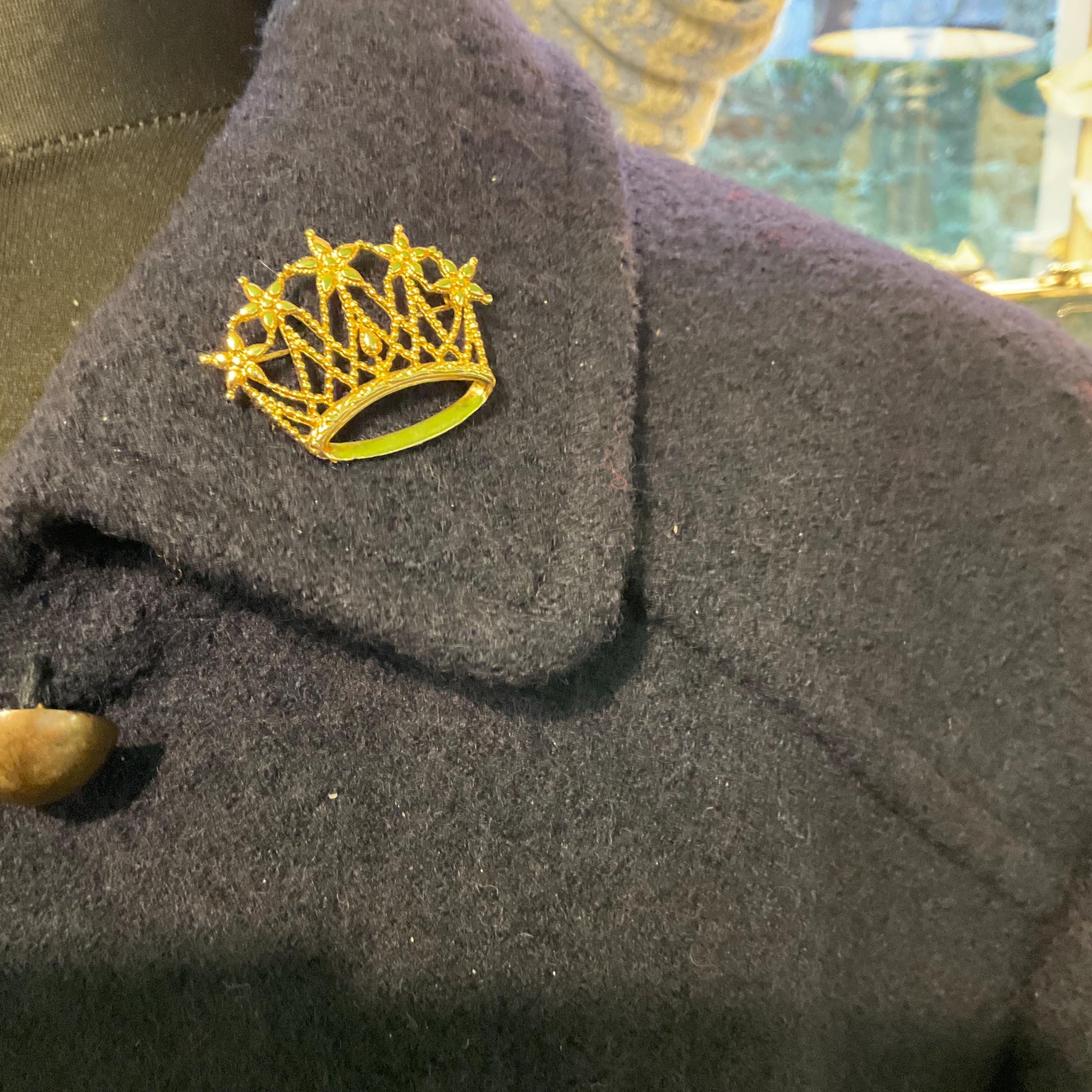 Vintage 1980s Sarah Coventry Gold Tone Filigree Crown Brooch - Sustainable Fashion Gift