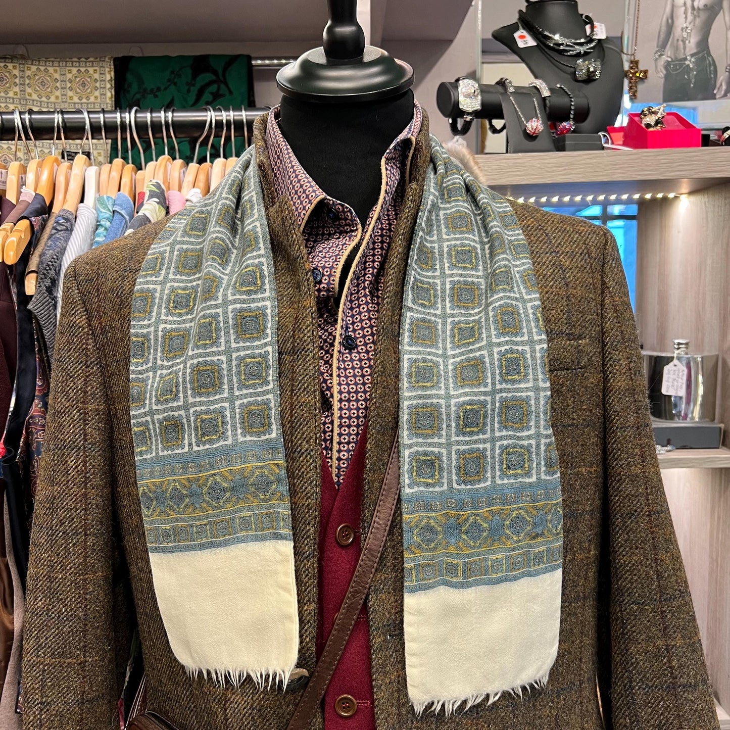 Vintage 1950/60s Gents Narrow Pure Wool Paisley Fringed Scarf - Sustainable Fashion and Gift