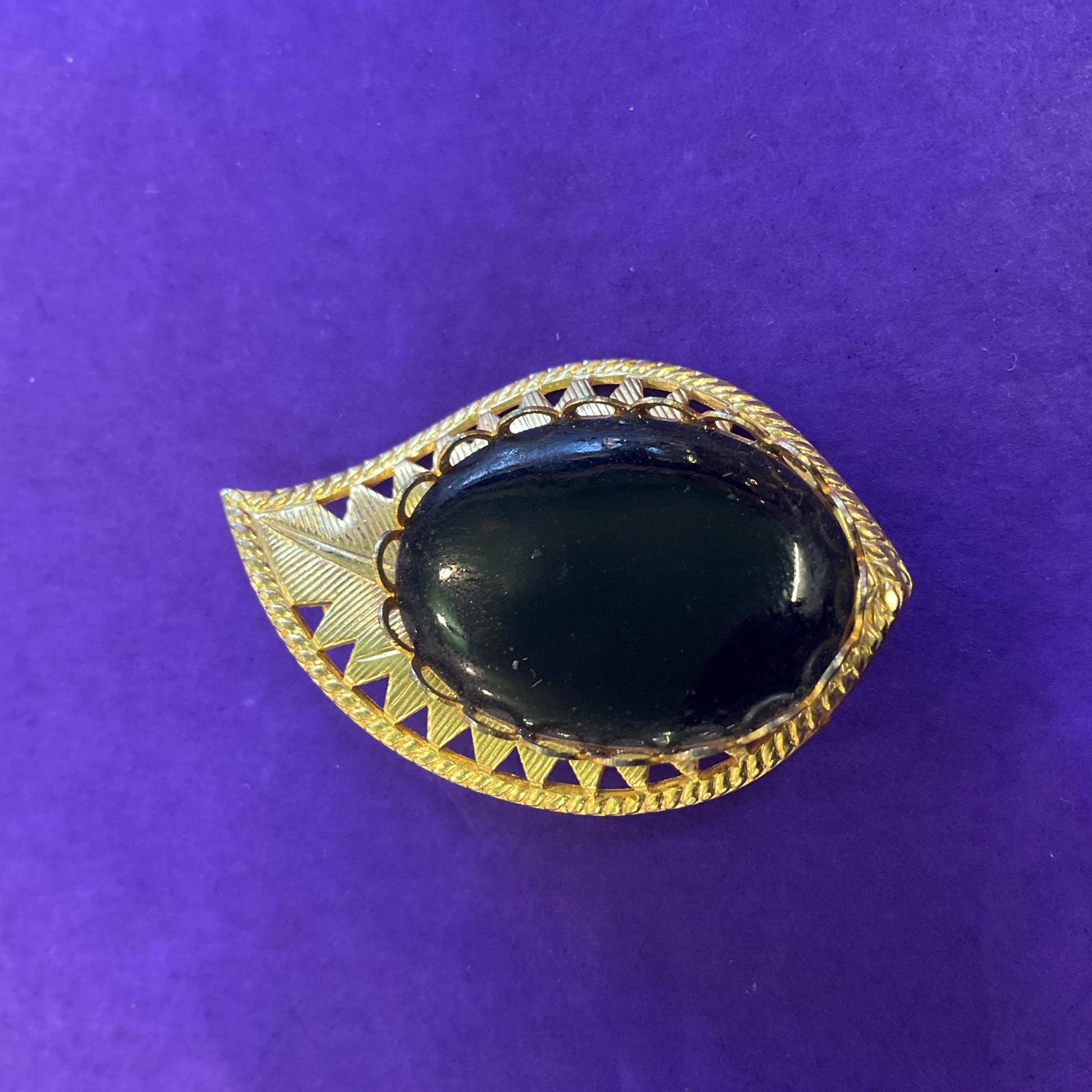 Vintage 1980s Brooch Cluster, 5 brooches gold tone with Dark Purple Agate, inc Sarah Coventry