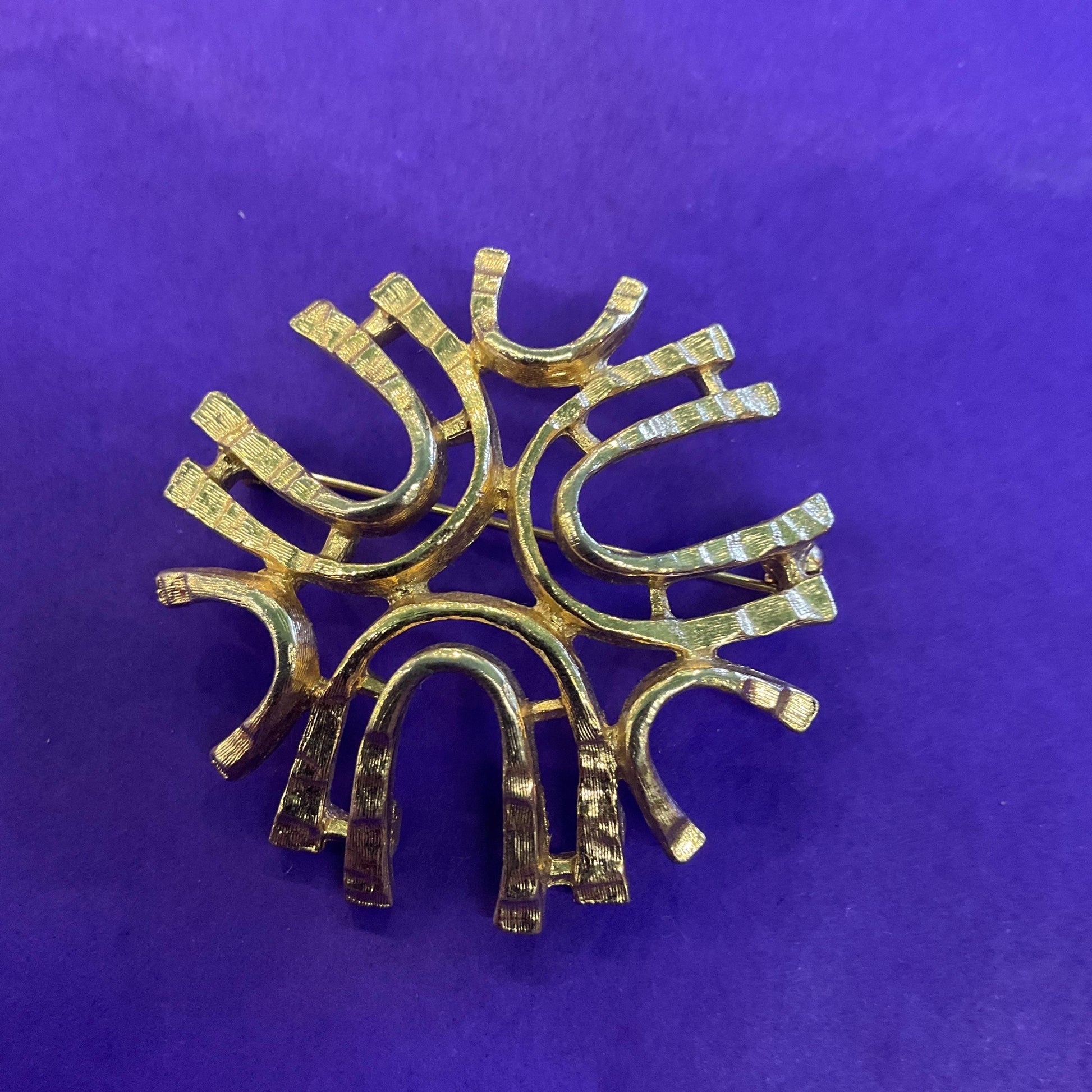 Vintage 1980s Brooch Cluster, 5 brooches gold tone with Dark Purple Agate, inc Sarah Coventry