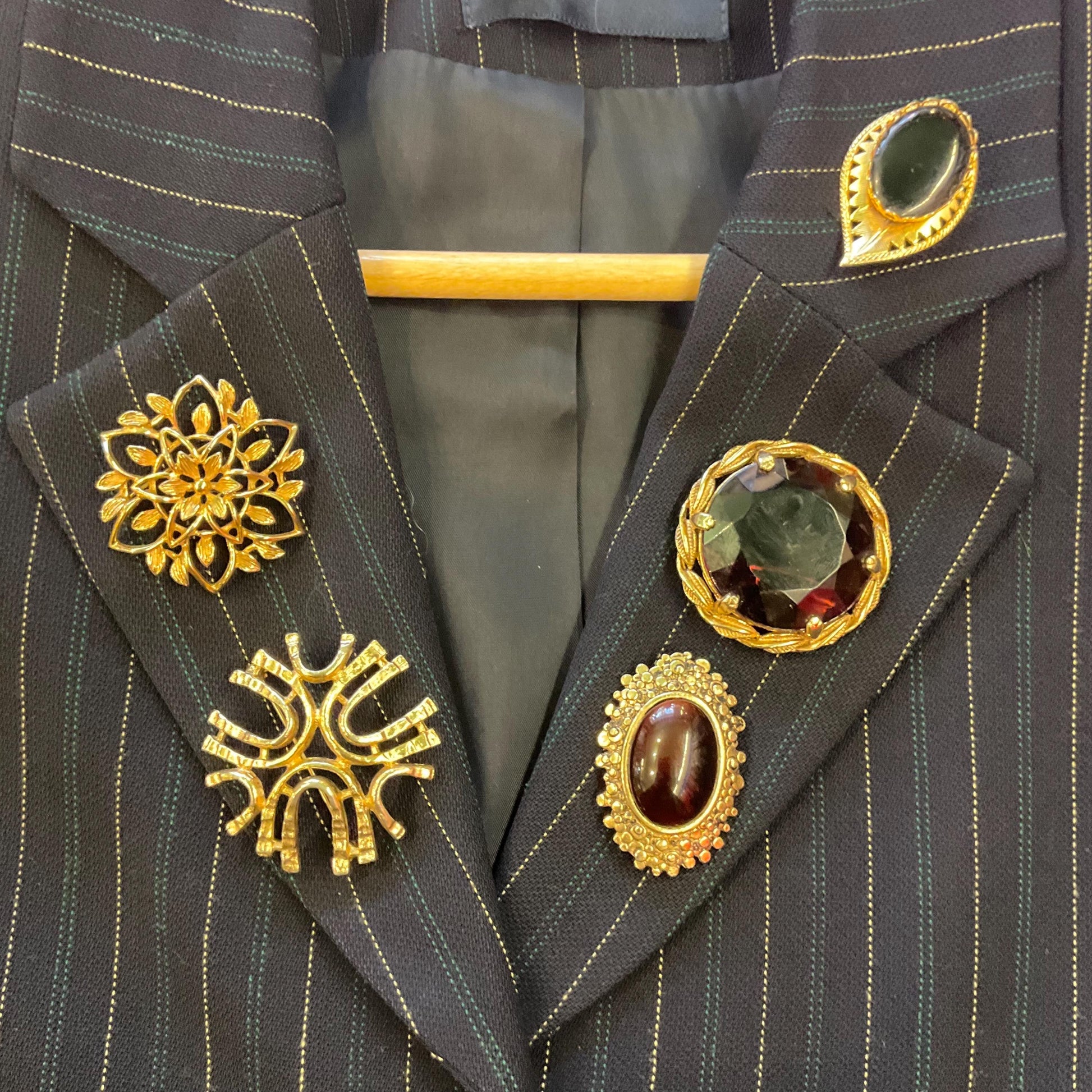 Vintage 1980s Brooch Cluster, 5 brooches gold tone with Dark Purple Agate, inc Sarah Coventry
