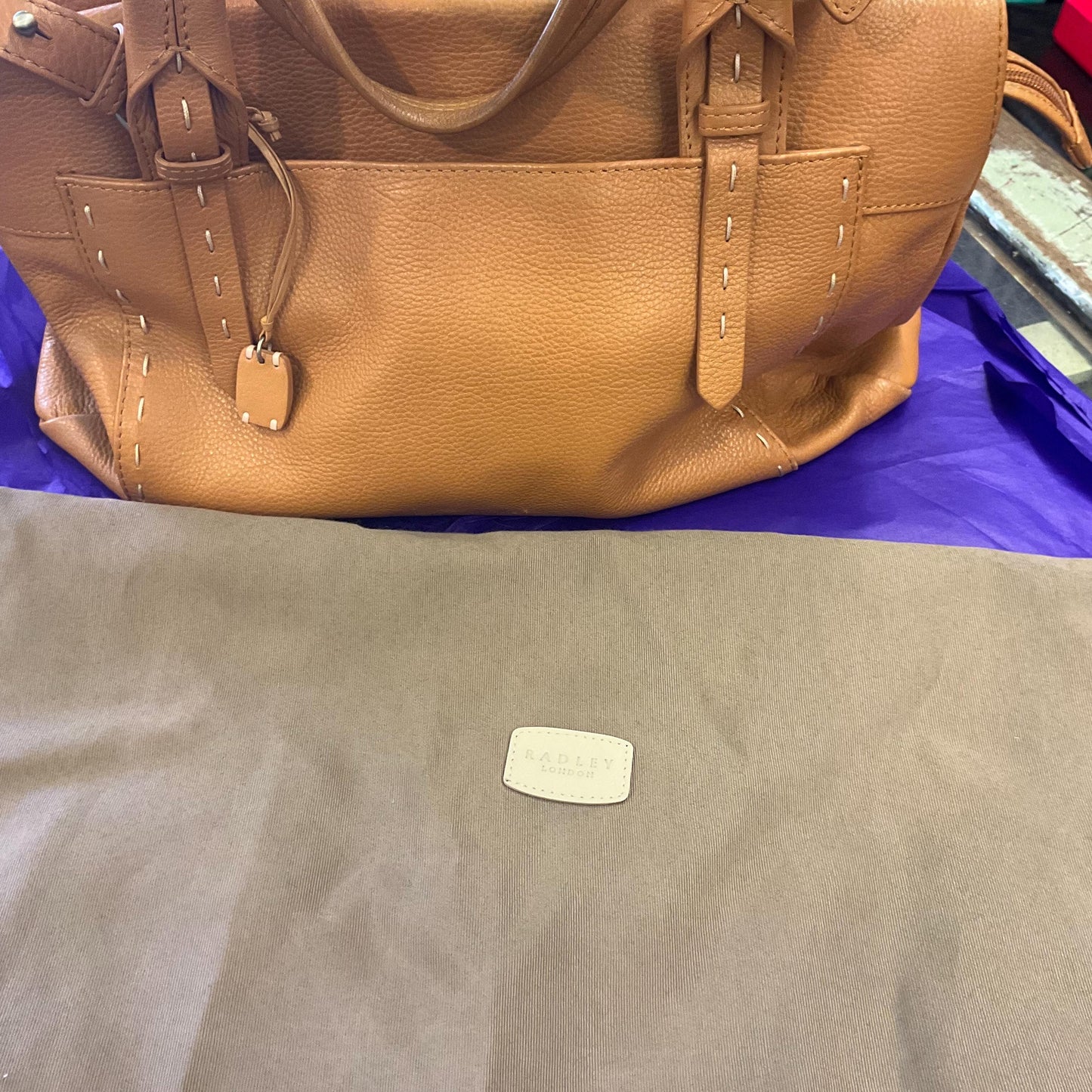 Vintage RADLEY Large Tan Pebble Leather Handbag/ Cross Body Bag, Rarely used with original dust cover