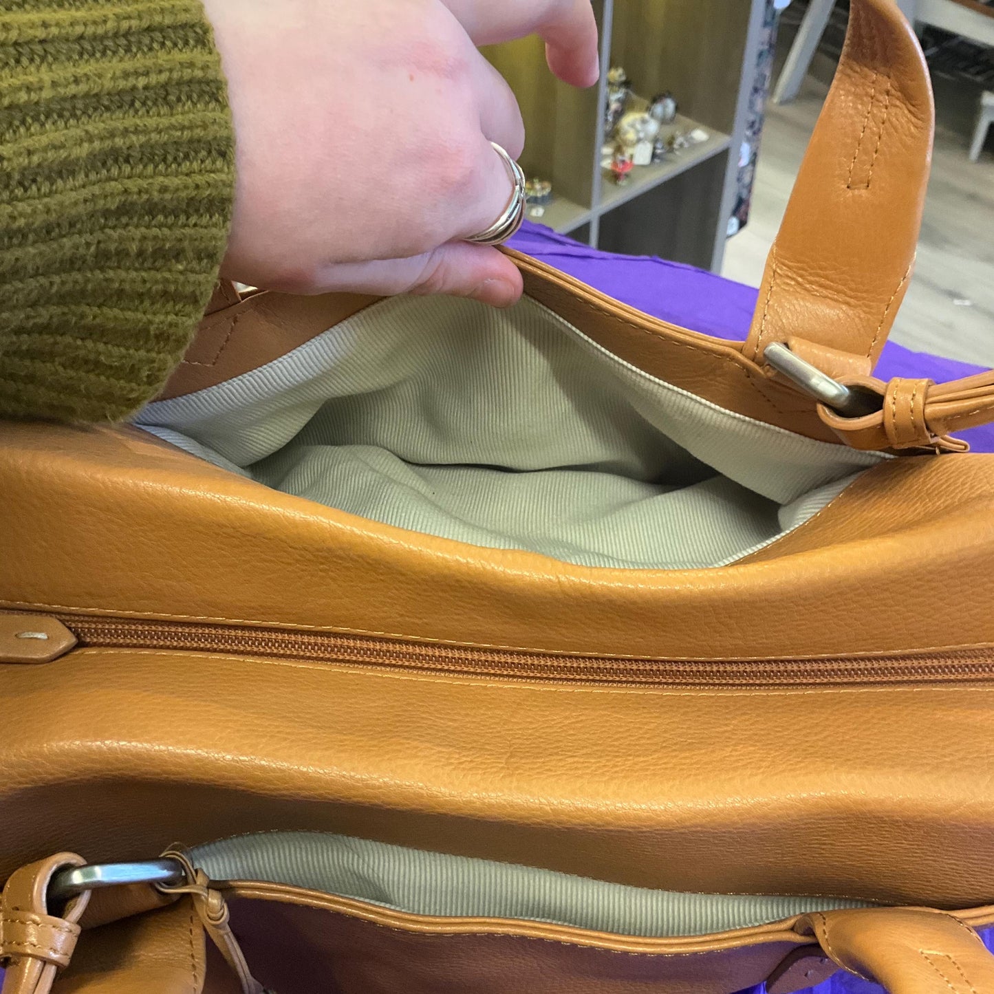Vintage RADLEY Large Tan Pebble Leather Handbag/ Cross Body Bag, Rarely used with original dust cover
