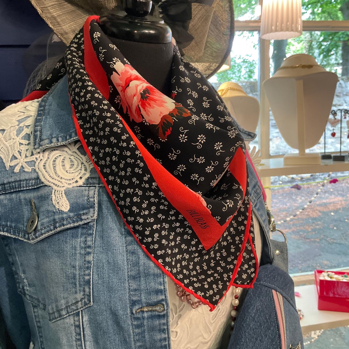 Vintage BILL BLASS Red, cream and Black Roses Pure Silk Scarf, large roses ditsy floral botders