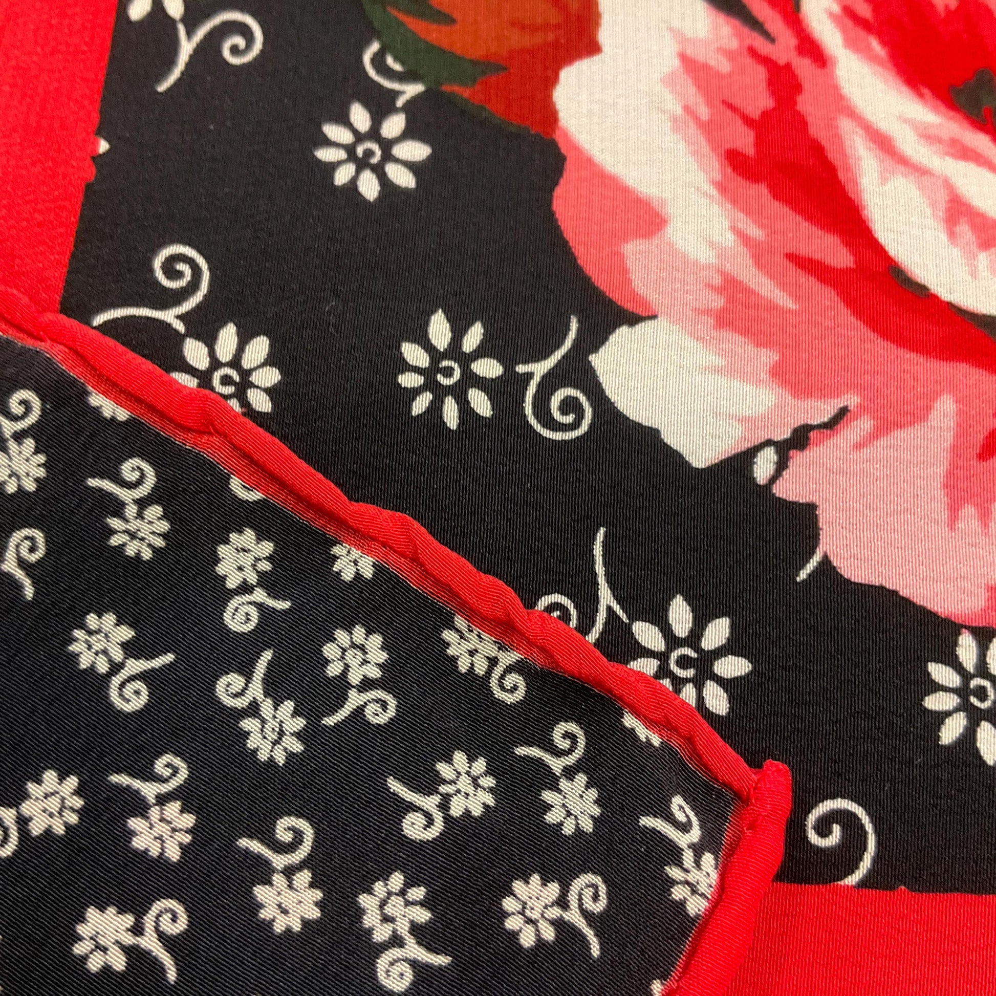 Vintage BILL BLASS Red, cream and Black Roses Pure Silk Scarf, large roses ditsy floral botders