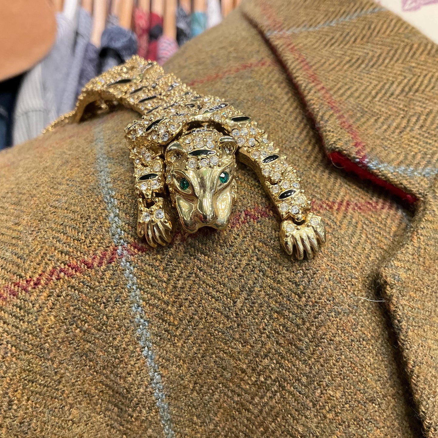 Vintage 1980s ‘Big cat’ Large Crystal Tiger Articulated Brooch/ shoulder brooch, Gold tone with black Enamel and silver rhinestones