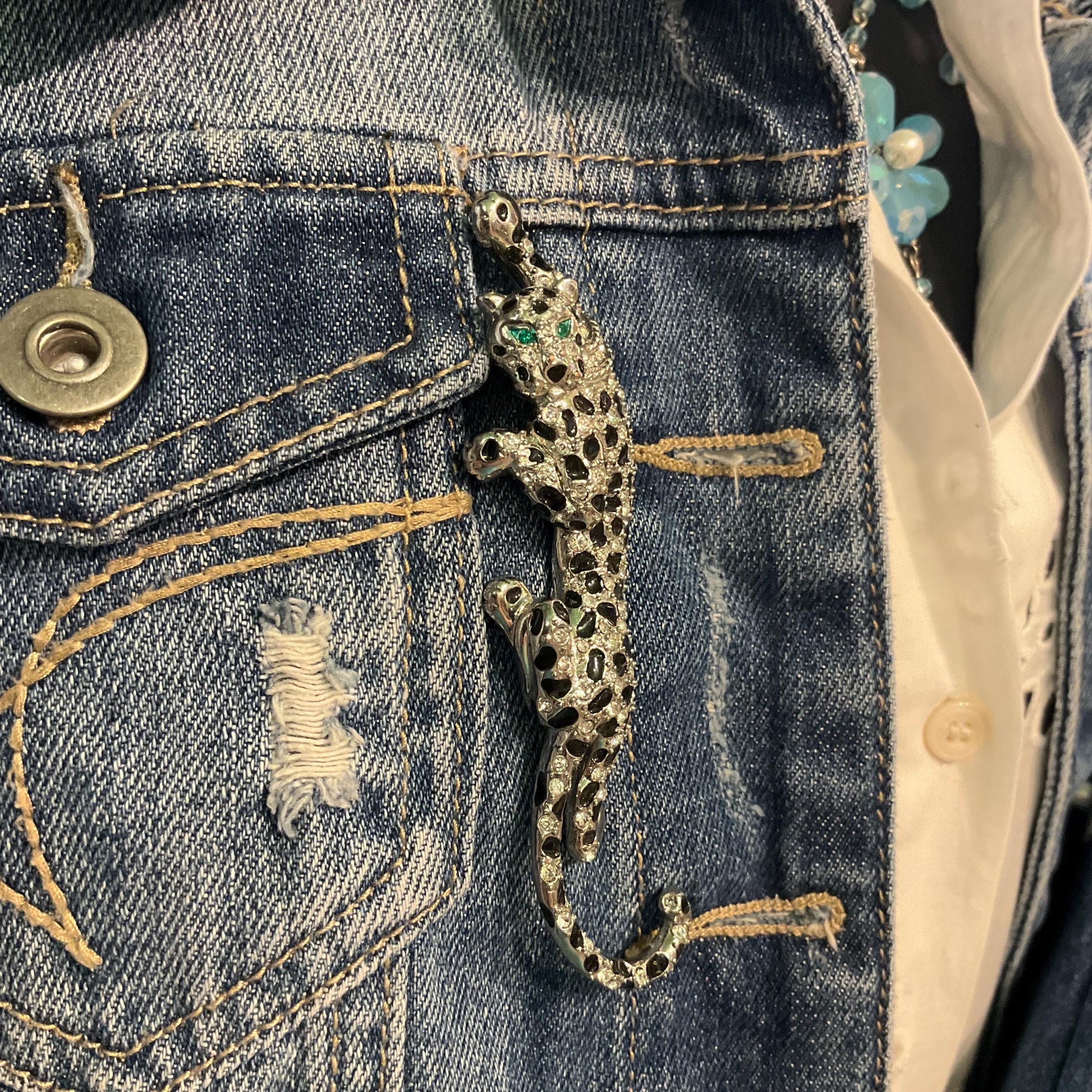 Vintage 1980s ‘Big Cat ‘ Large Leopard Brooch, Silver tone with silver rhinestones and black enamel