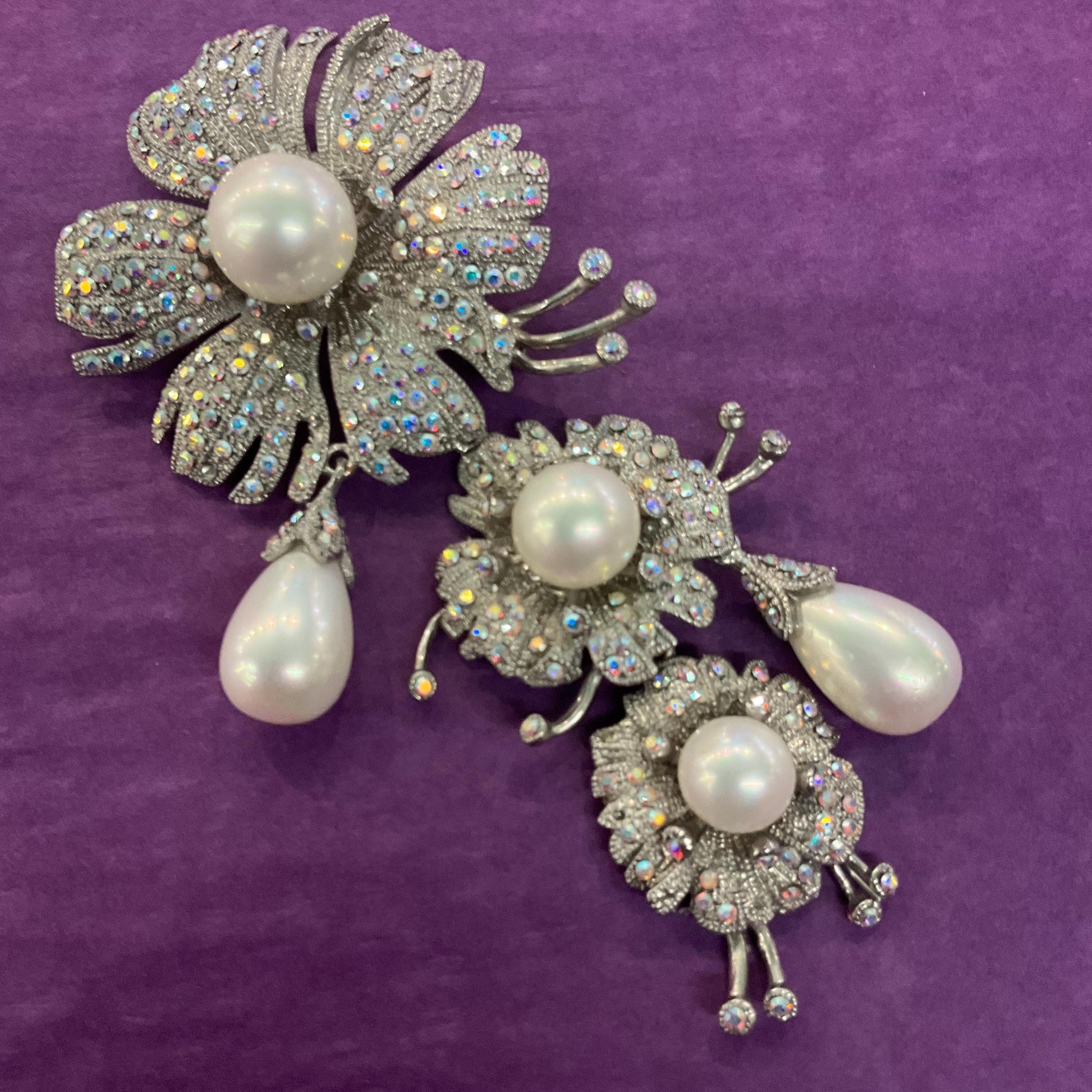 Vintage Statement Crystal Floral Brooch or Pendant, Pewter tone with Aurora Borealis rhinestones and faux pearls