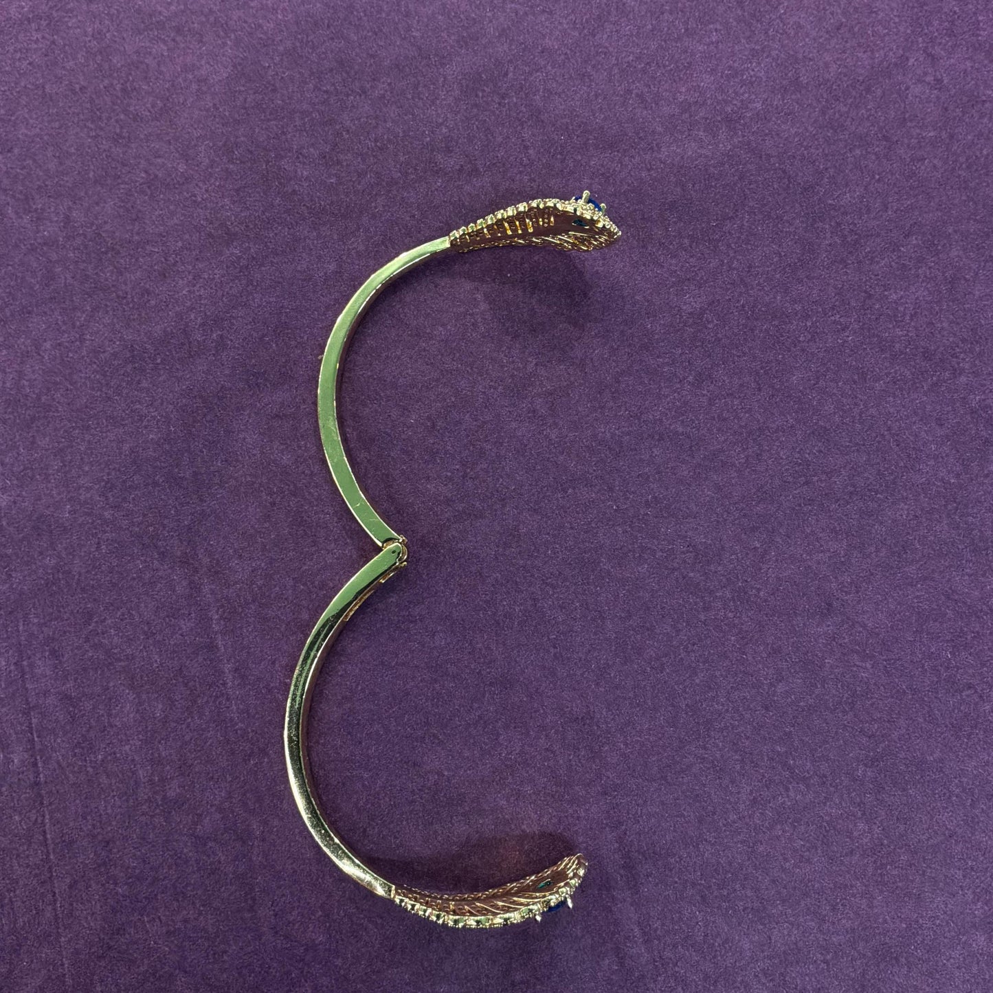Vintage 1980s Gold Tone Peacock Feather Hinged Bangle