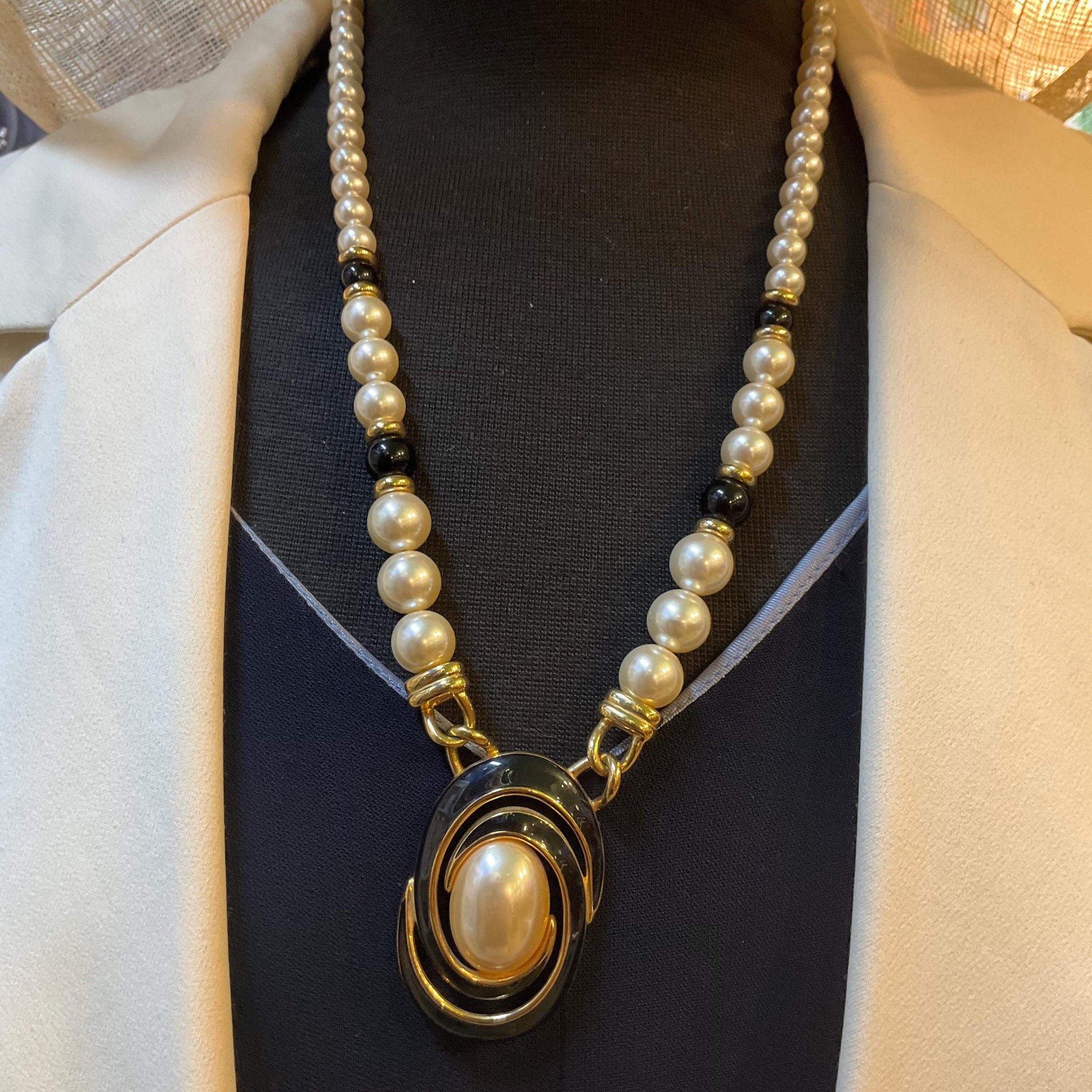Vintage 1980s NAPIER Faux Pearl Statement Beaded Necklace