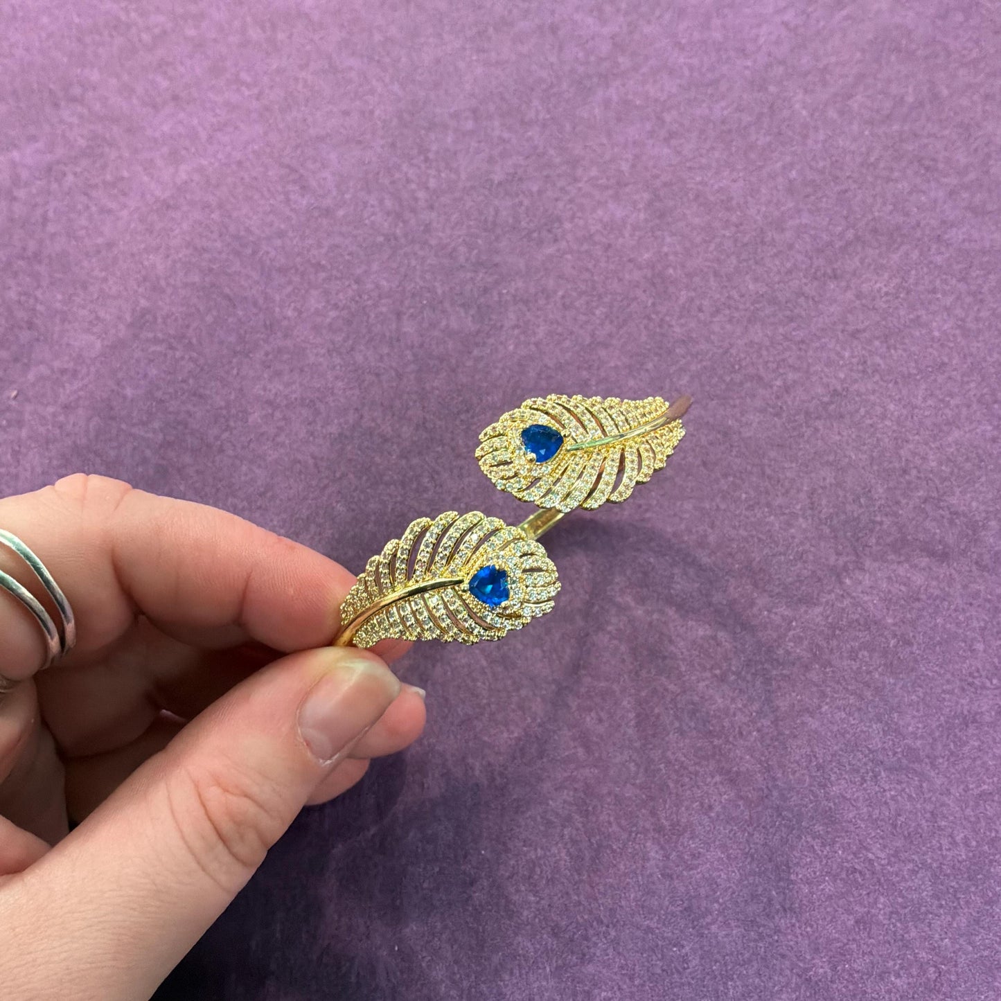 Vintage 1980s Gold Tone Peacock Feather Hinged Bangle