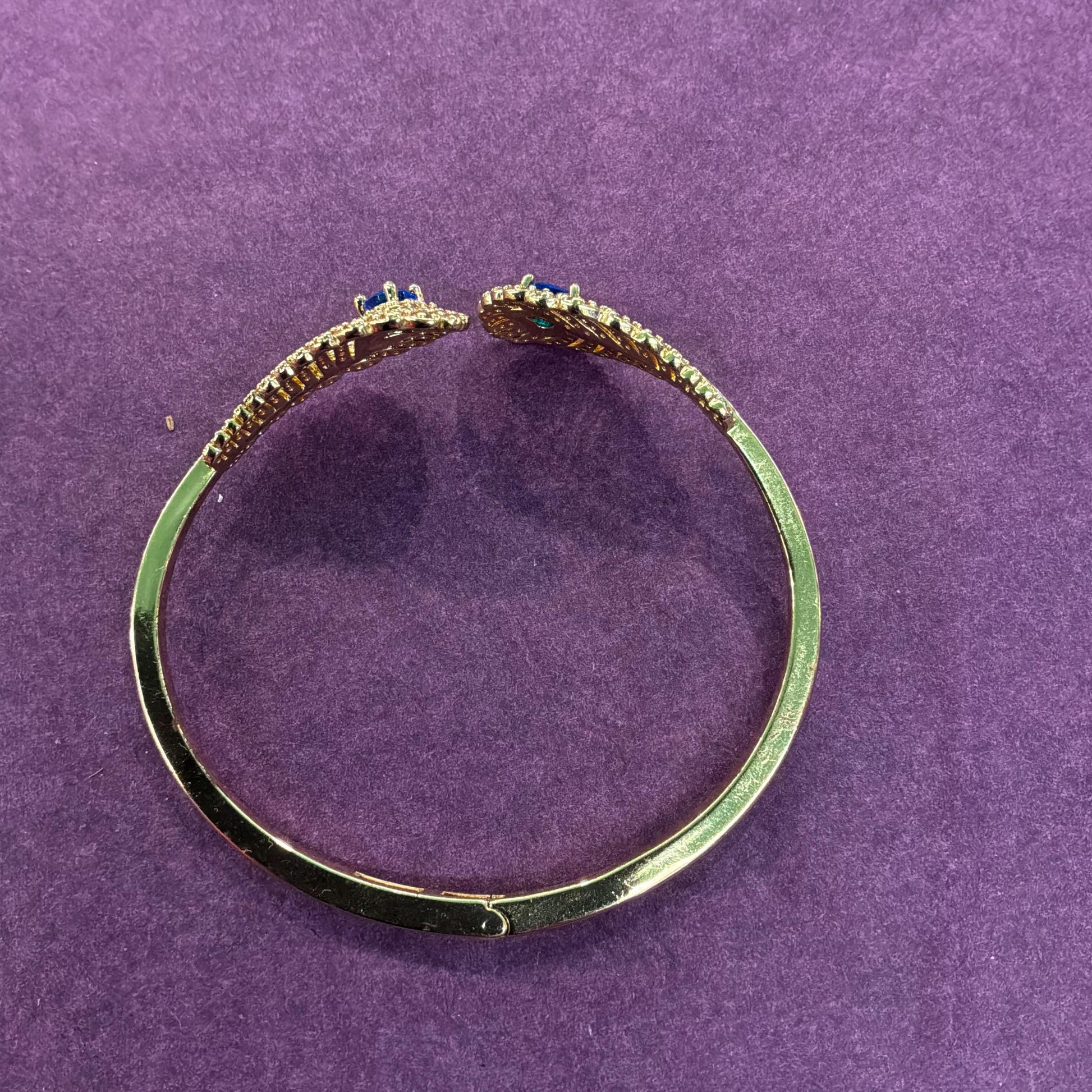 Vintage 1980s Gold Tone Peacock Feather Hinged Bangle