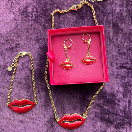 Vintage butler and Wilson enamel ‘Lips’ Necklace, Bracelet and Earrings Set