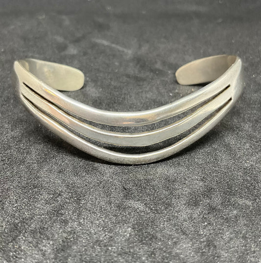 Vintage Silver Wave Bangle