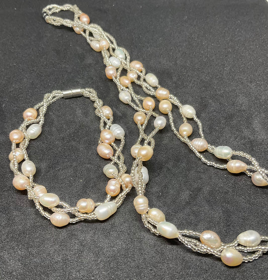 Vintage Cultured Pearl Necklace & Bracelet set